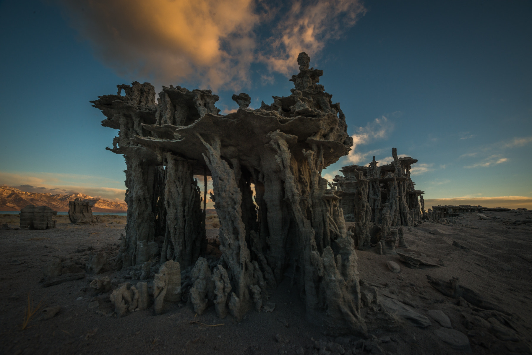 Nikon D800 + Sigma 14mm F2.8 EX Aspherical HSM sample photo. Mono lake formations photography