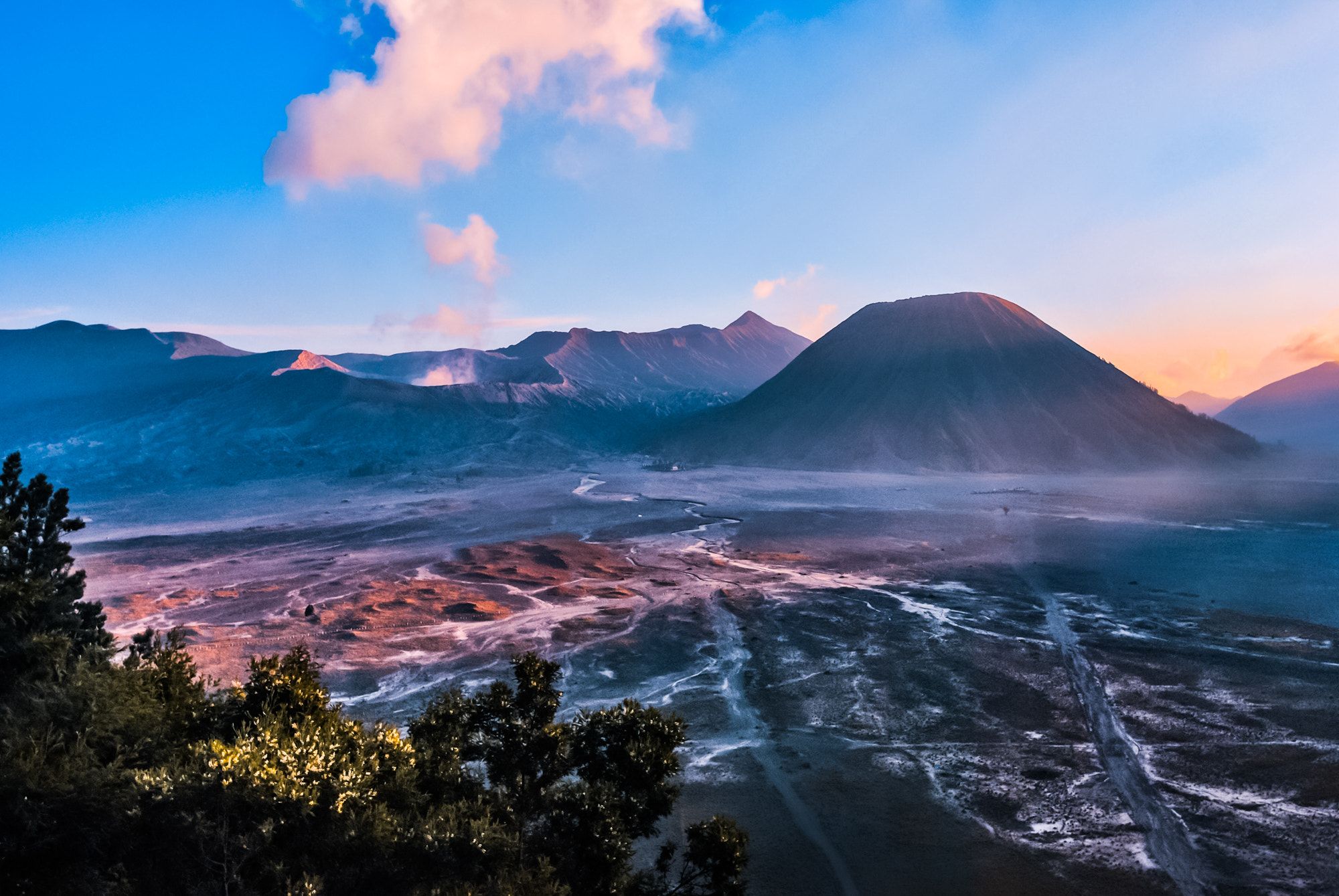 Nikon D60 + Nikon AF-S Nikkor 20mm F1.8G ED sample photo. Mount bromo volcano photography