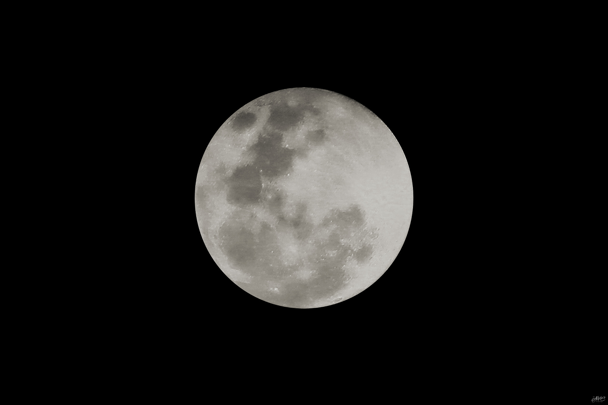 Canon EF 100-300mm F4.5-5.6 USM sample photo. Moon photography