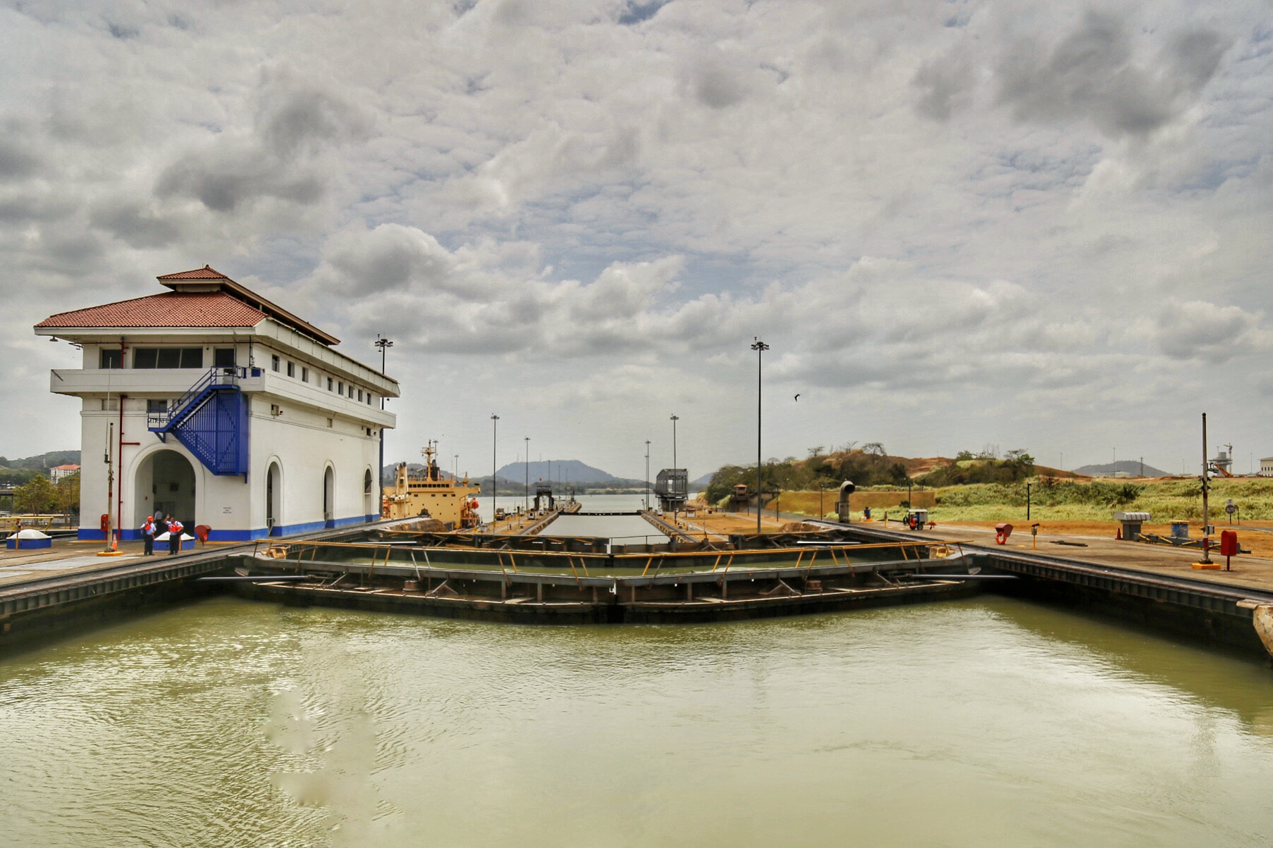 Canon EF 24-105mm F4L IS USM sample photo. Miraflores locks of the panama canal photography