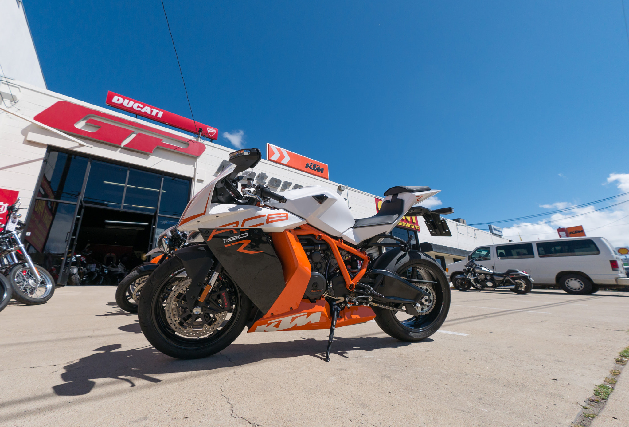 Panasonic Lumix DMC-GX7 + OLYMPUS M.8mm F1.8 sample photo. Ktm rc8 photography