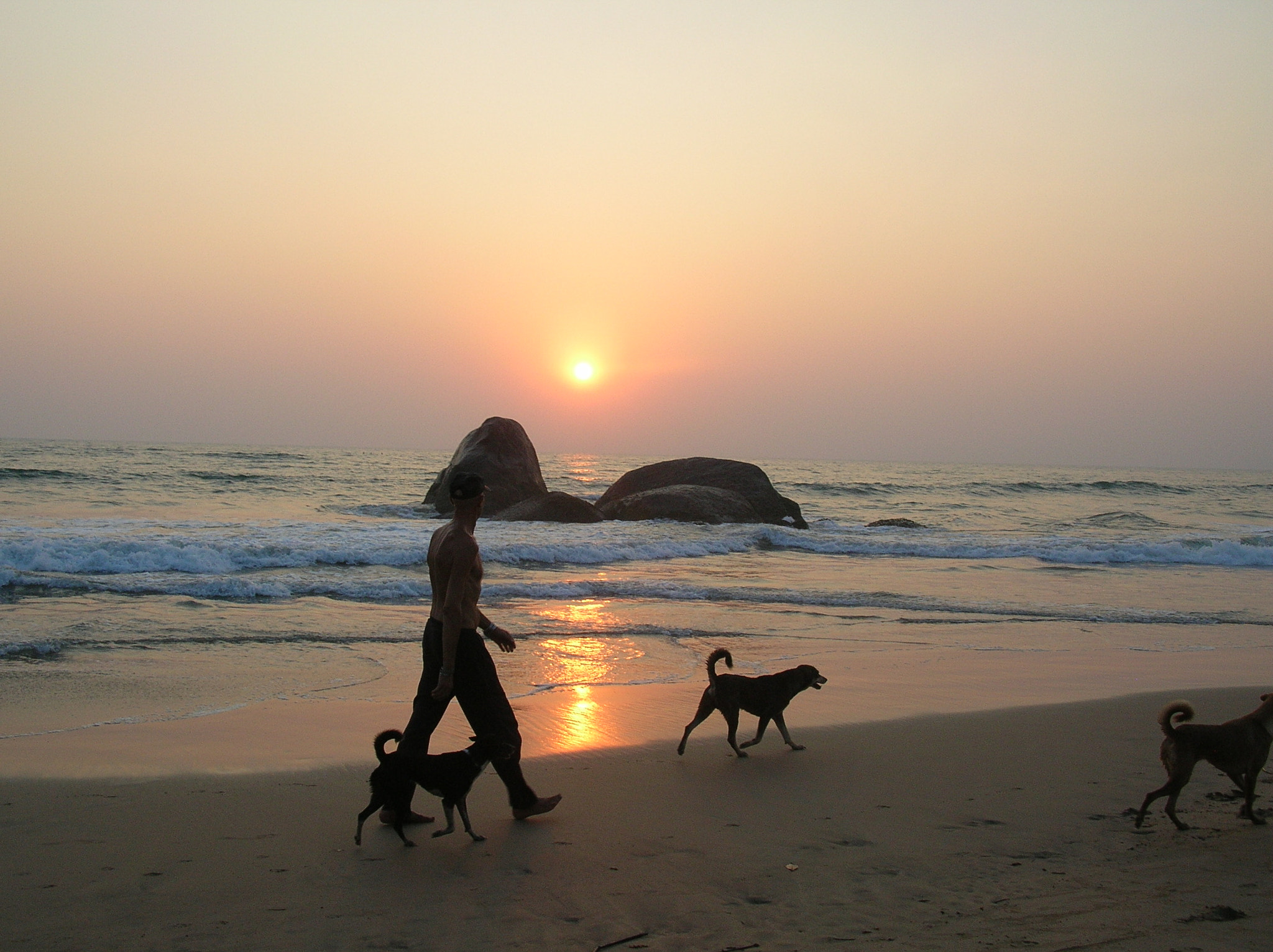 Nikon E4800 sample photo. Beach photography