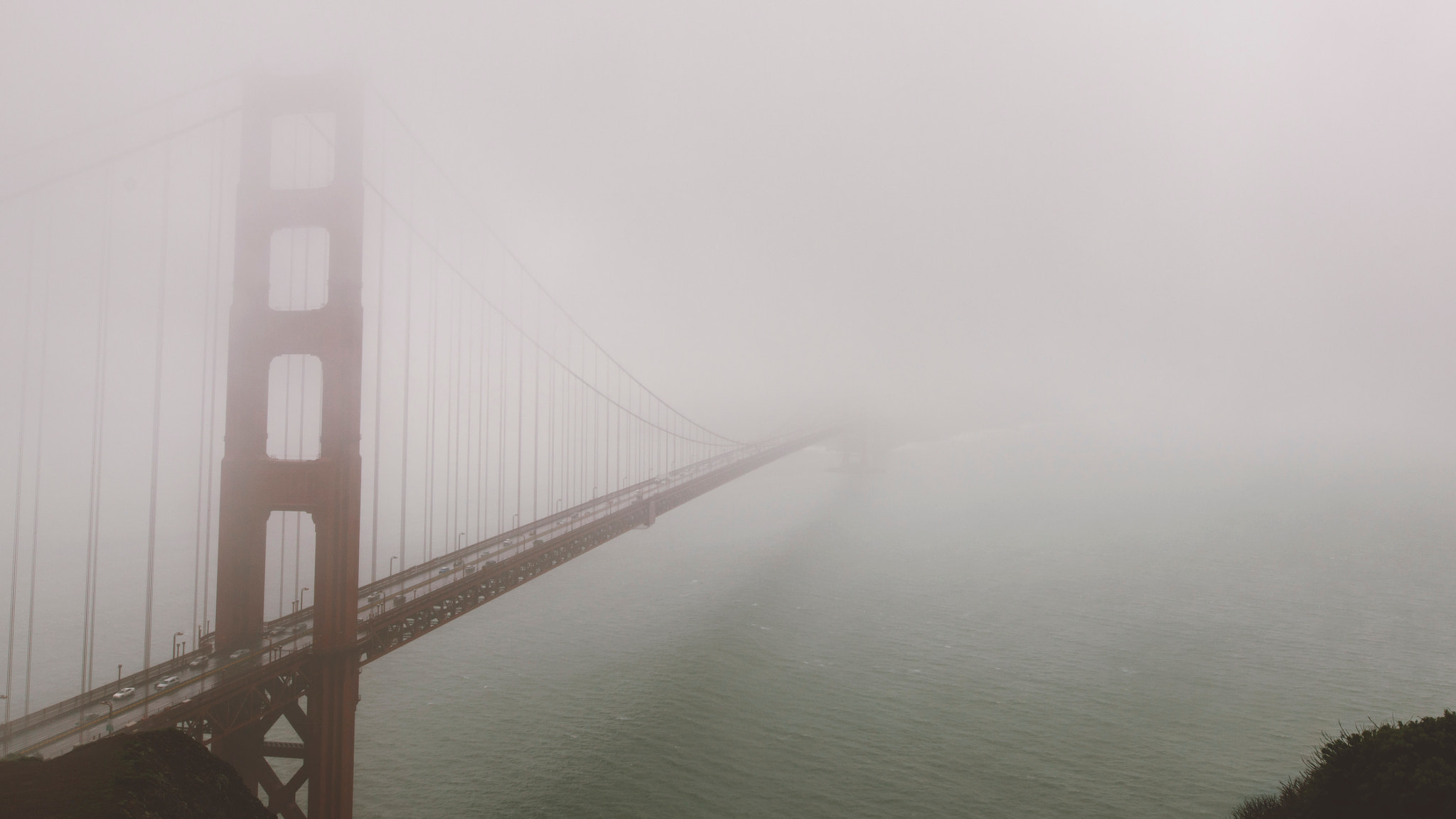 Sigma 20mm F1.4 DG HSM Art sample photo. Foggy golden gate bridge photography
