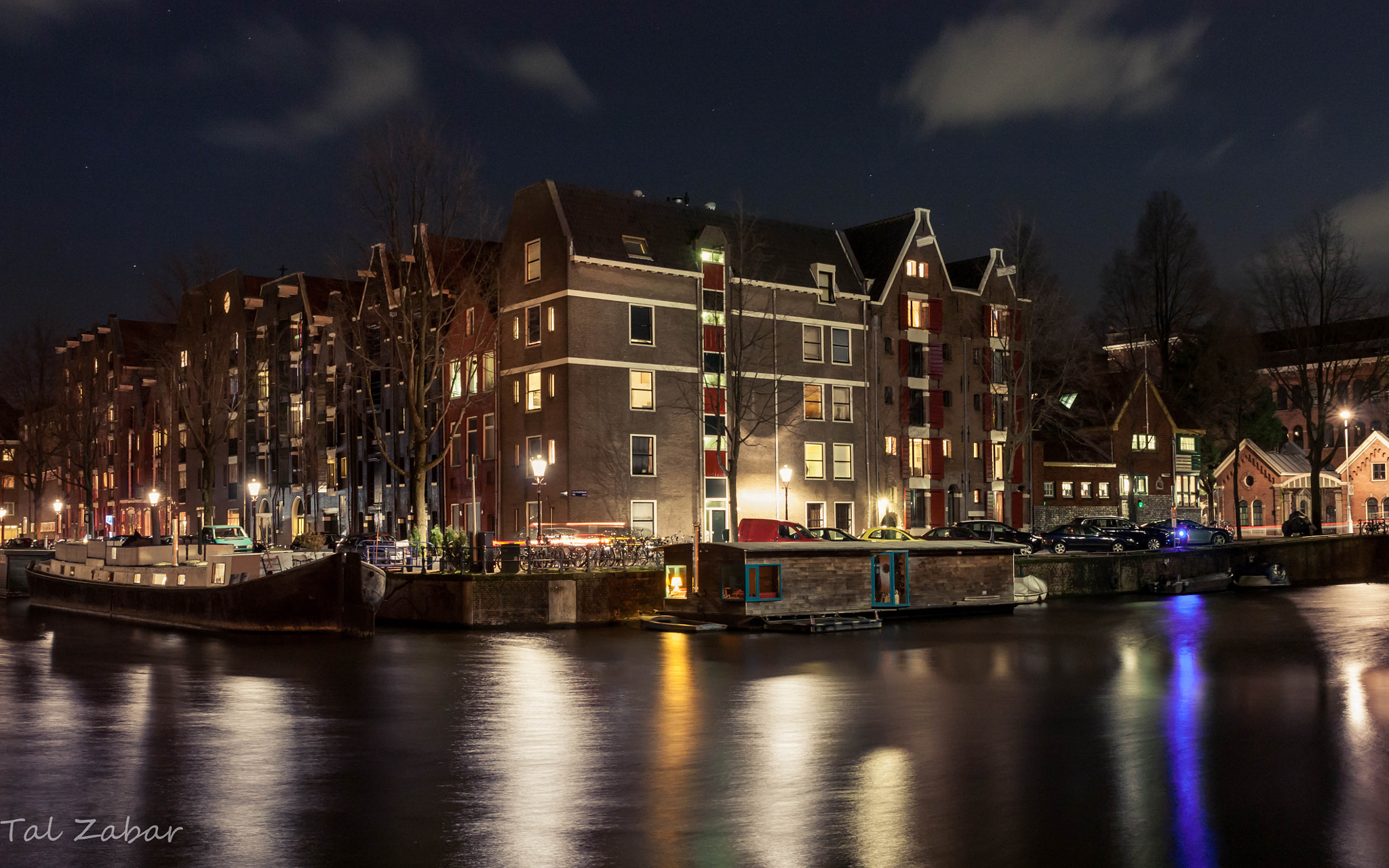 Canon EOS 450D (EOS Rebel XSi / EOS Kiss X2) + Sigma 24-70mm F2.8 EX DG Macro sample photo. Amsterdam canal at night photography