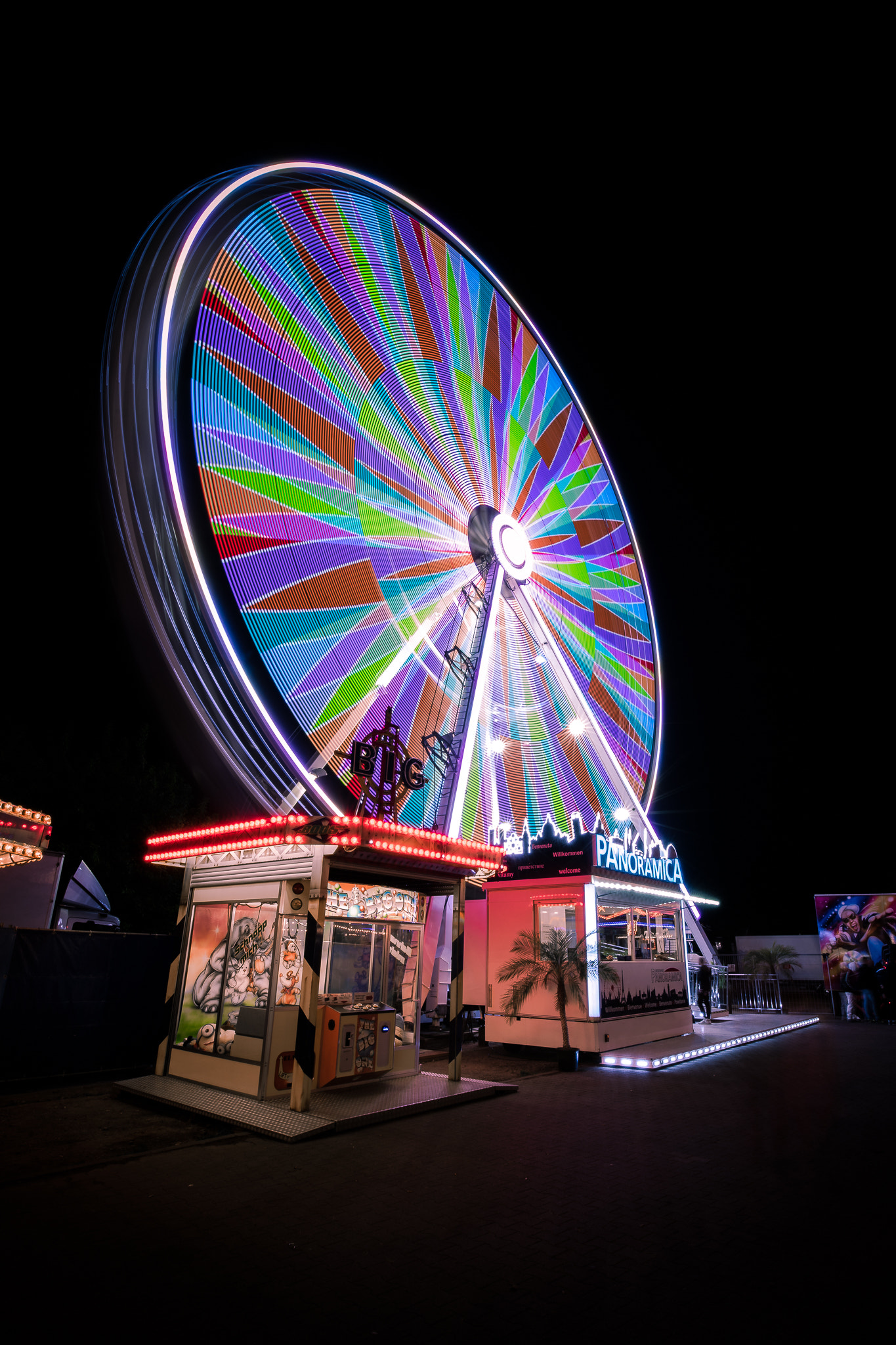 Sony a7 II + Canon EF 16-35mm F4L IS USM sample photo. The ferris wheel... photography