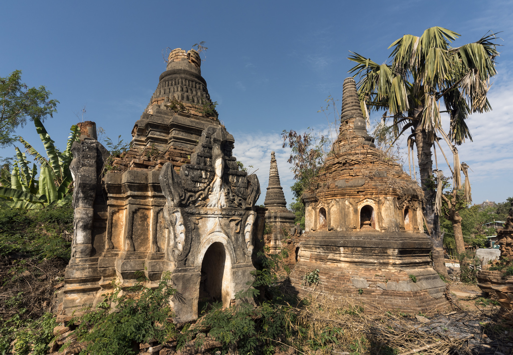 Sigma 12-24mm F4.5-5.6 EX DG Aspherical HSM sample photo. Nyaung oak, inn thein, burma photography