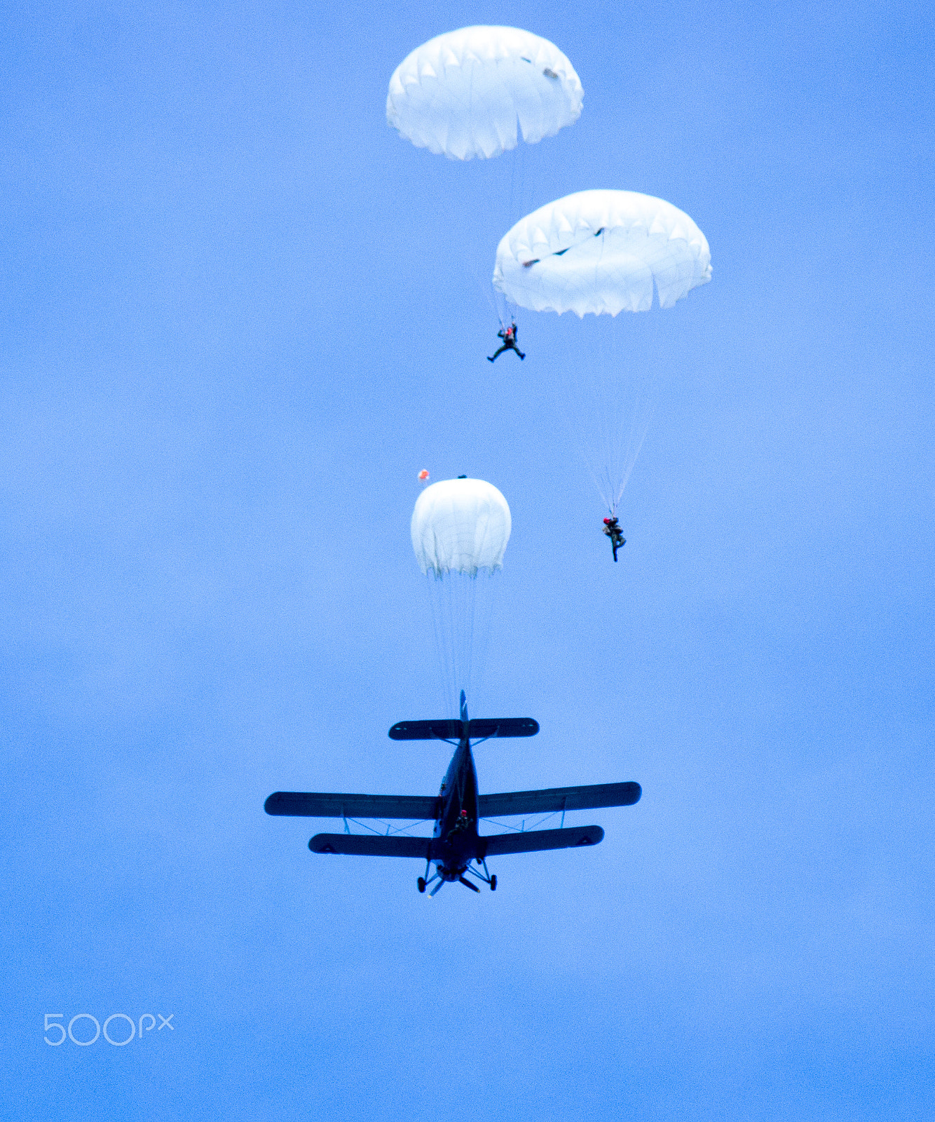 Pentax smc DA 50-200mm F4-5.6 ED WR sample photo. Sky divers in kärdla photography