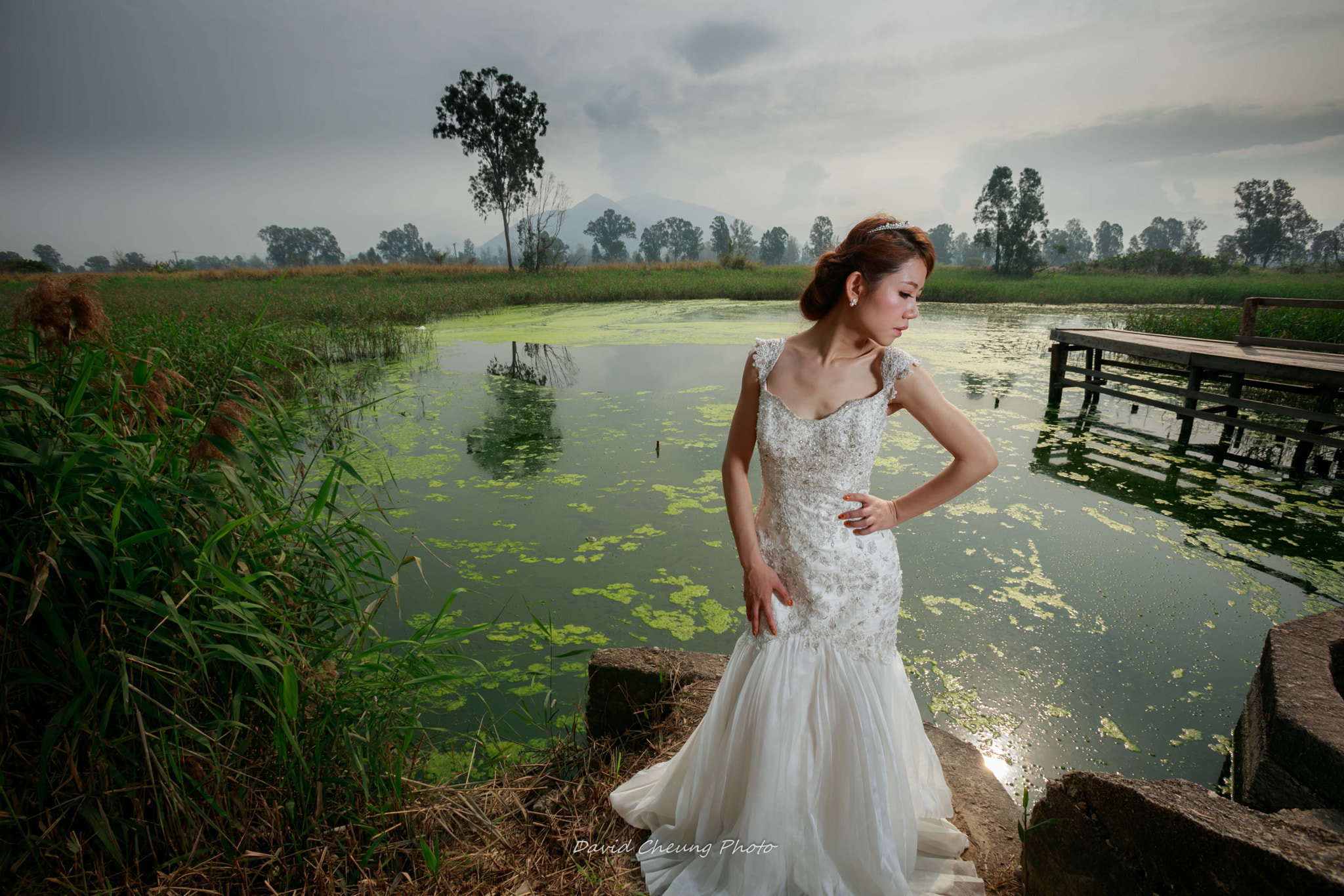 Canon EOS 5DS R + Canon EF 16-35mm F2.8L USM sample photo. Bride in the morning photography