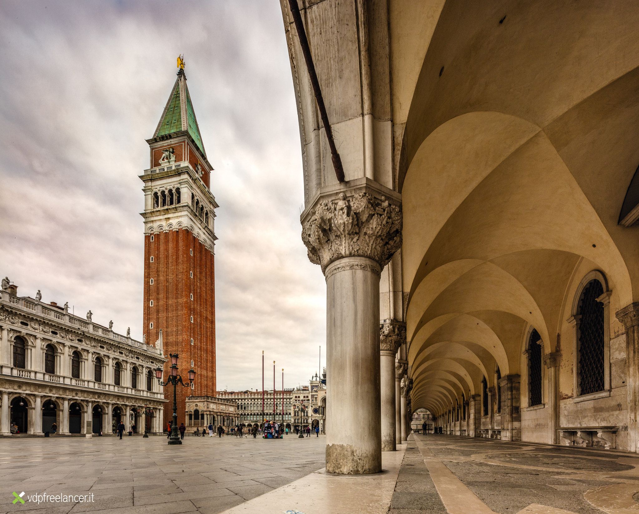 Canon EOS 5DS + Canon TS-E 17mm F4L Tilt-Shift sample photo. Simply san marco photography