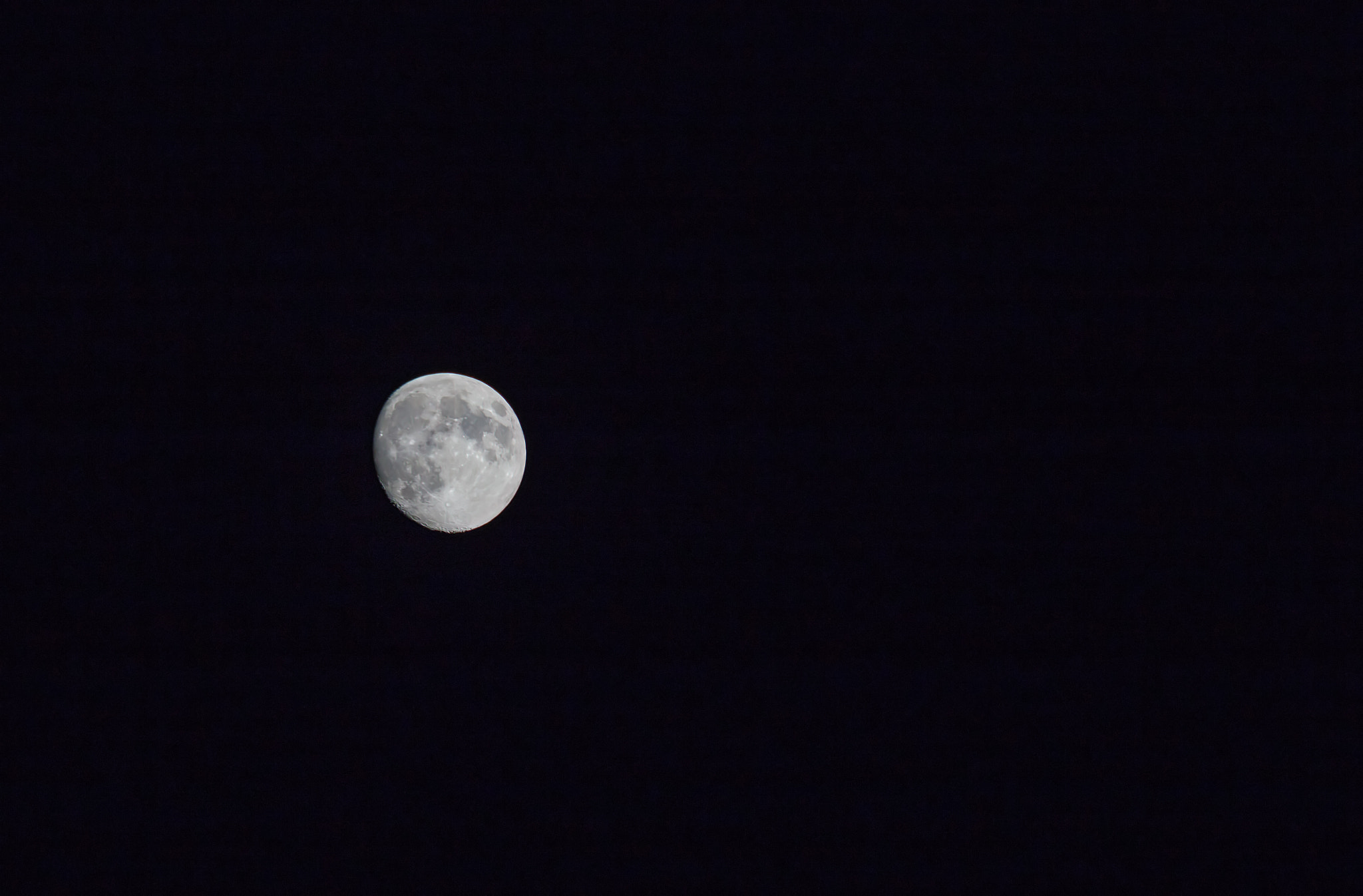 Sigma 70-200mm F2.8 EX DG OS HSM sample photo. Earth's moon photography