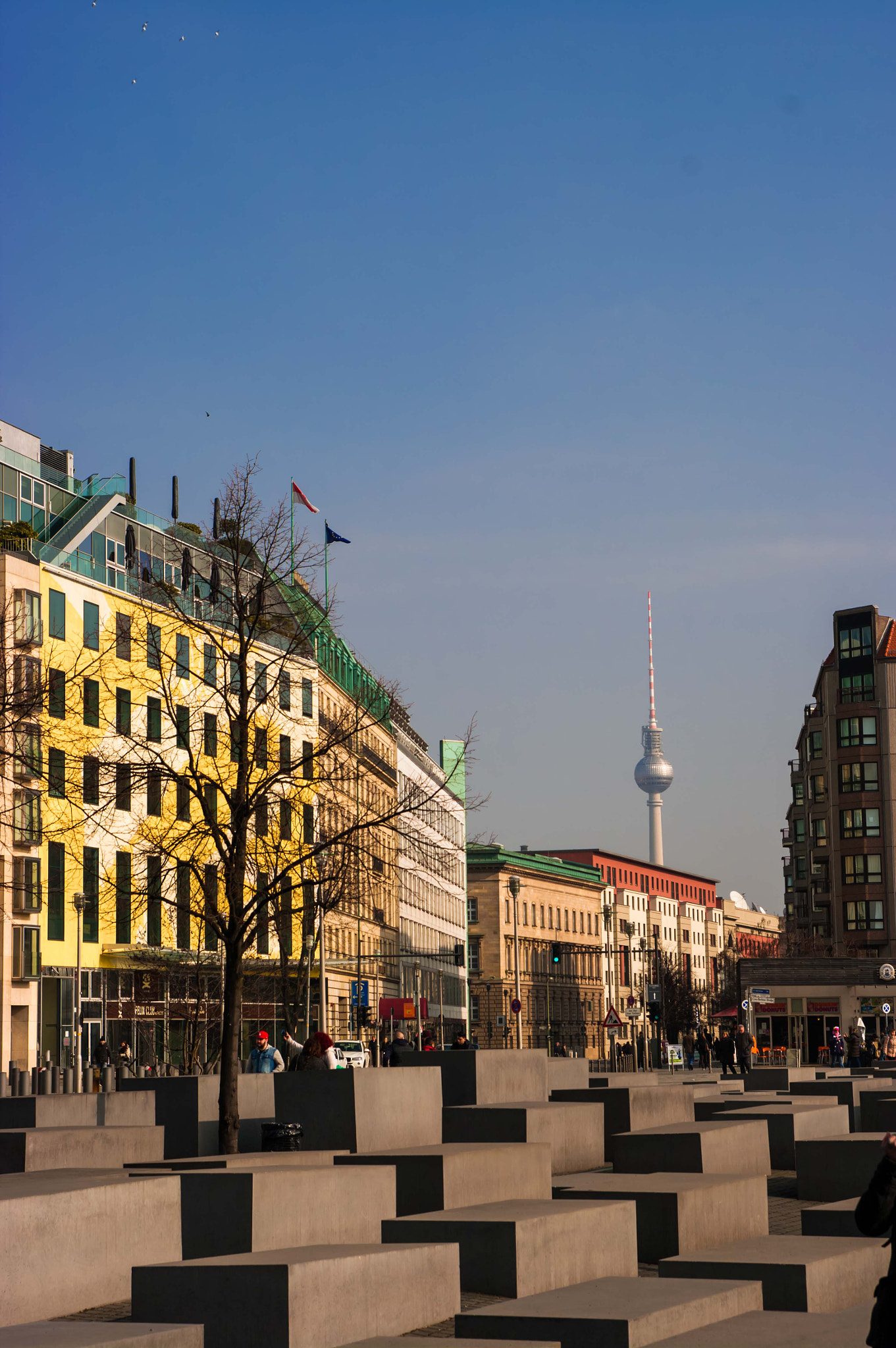 Pentax K20D sample photo. Berlin - holocaust photography