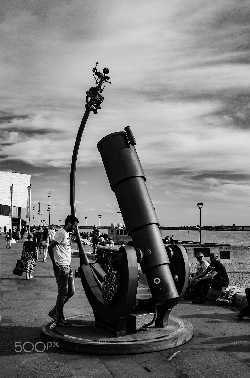 AF Zoom-Nikkor 28-85mm f/3.5-4.5 sample photo. Interest by the sea photography