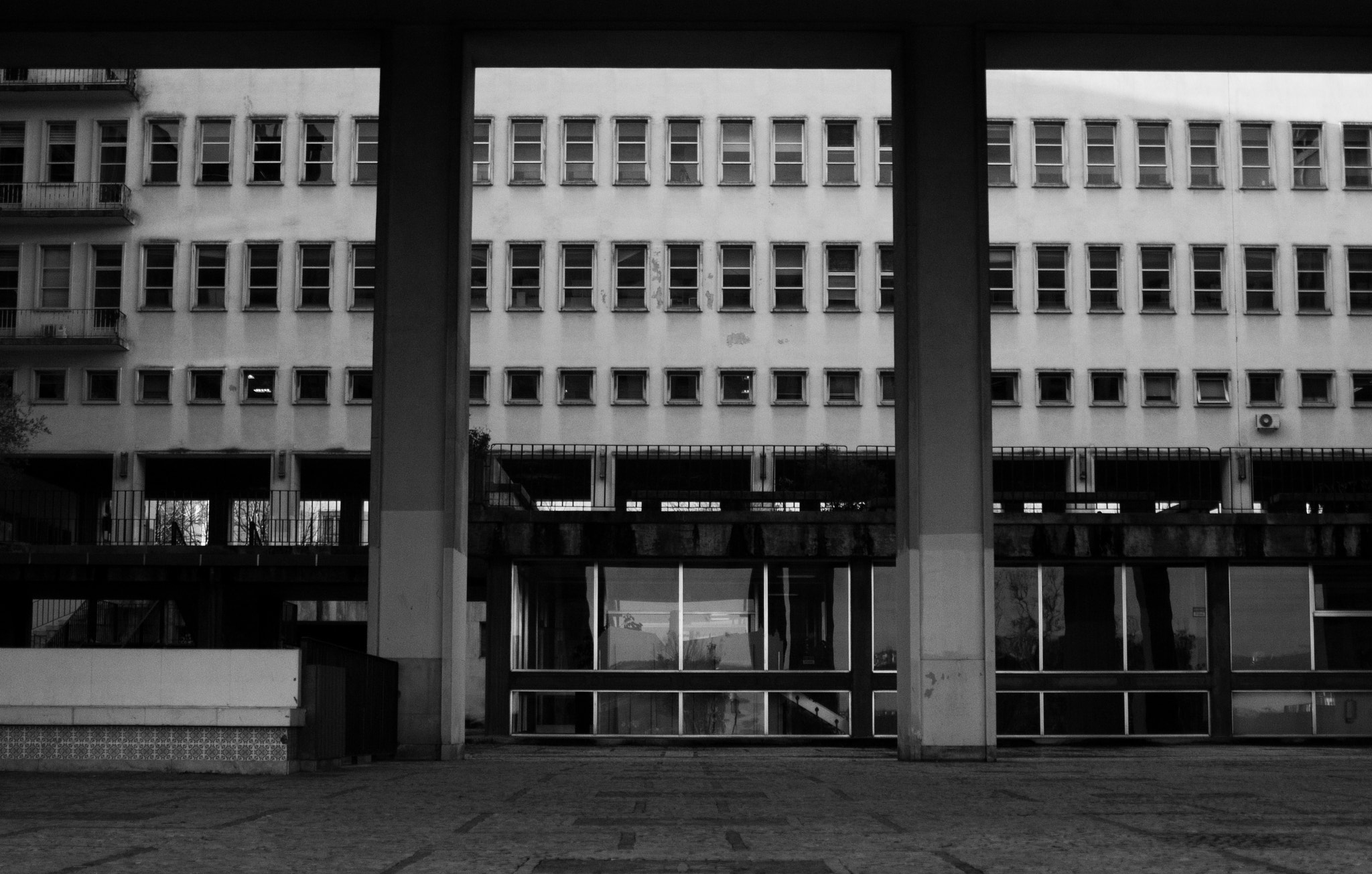 Canon EF 28-200mm F3.5-5.6 USM sample photo. Dictatorial architecture photography