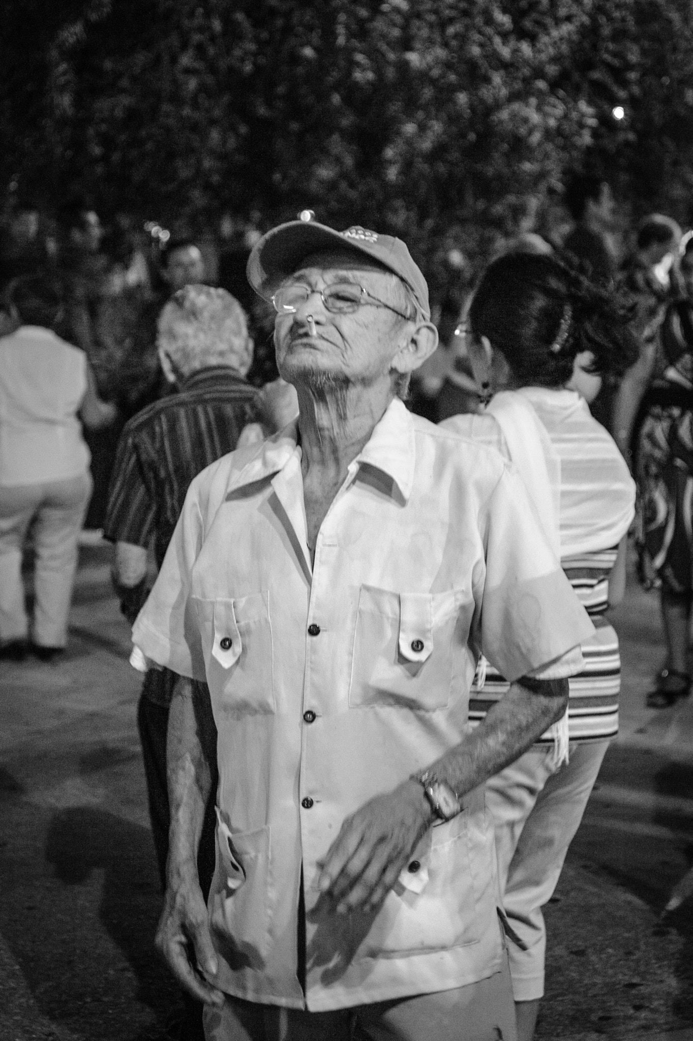 Nikon D700 + AF Zoom-Nikkor 28-70mm f/3.5-4.5D sample photo. Old man at mexican street festival photography