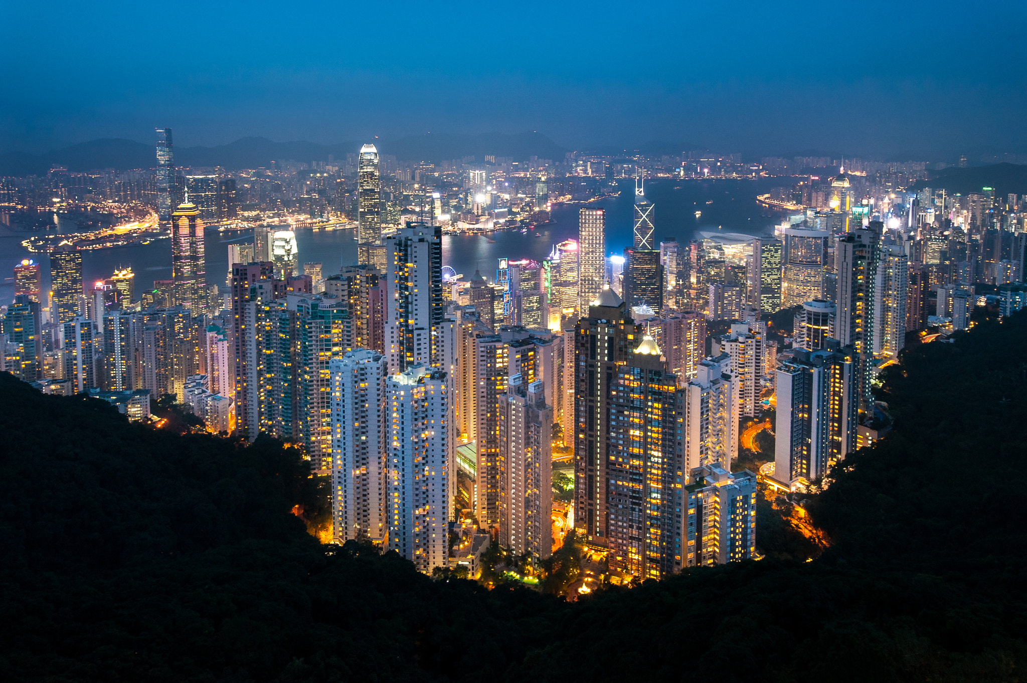 Nikon AF-S Nikkor 18-35mm F3.5-4.5G ED sample photo. This is hong kong photography