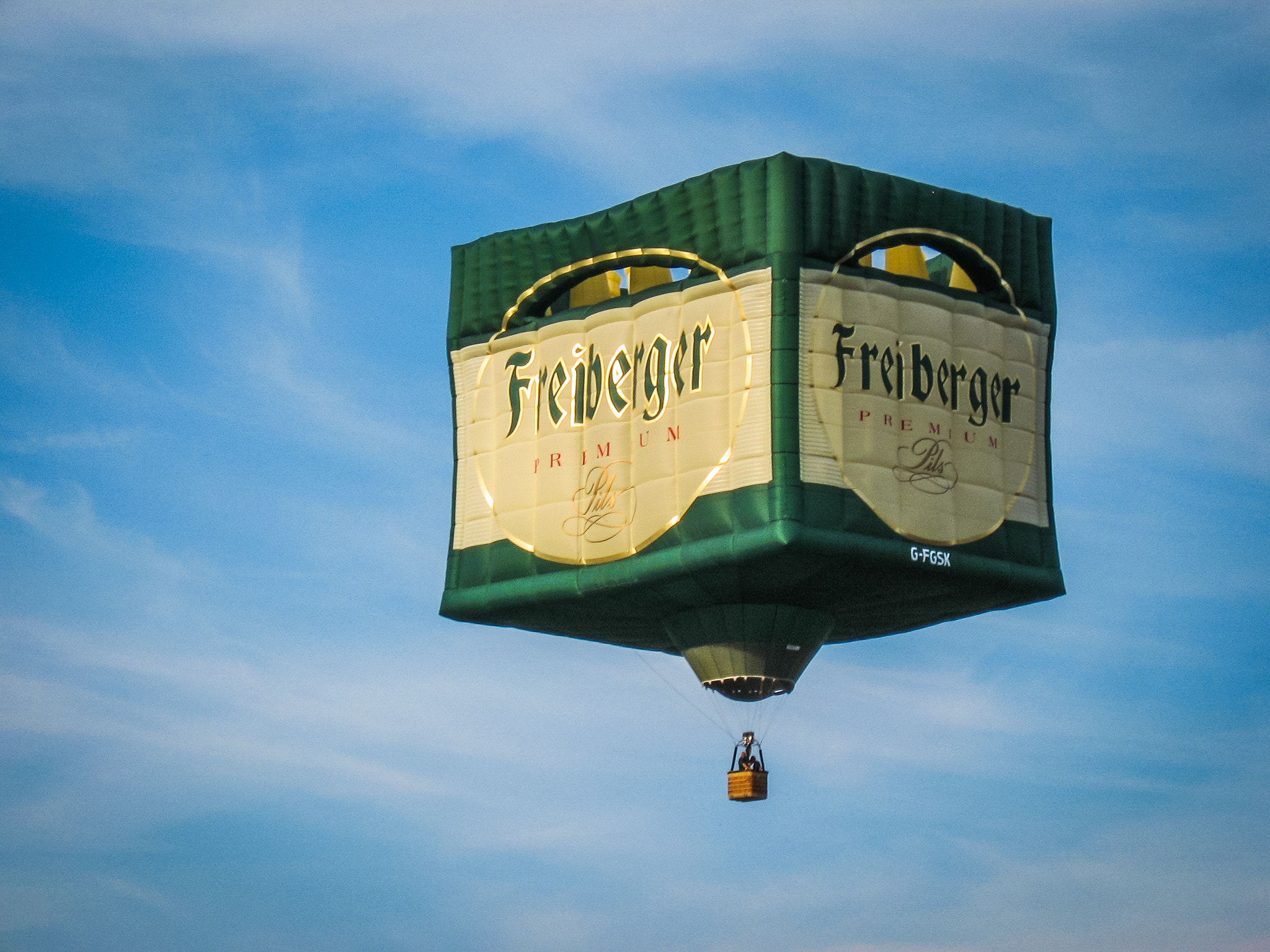 Canon POWERSHOT A530 sample photo. Flying beer crate photography