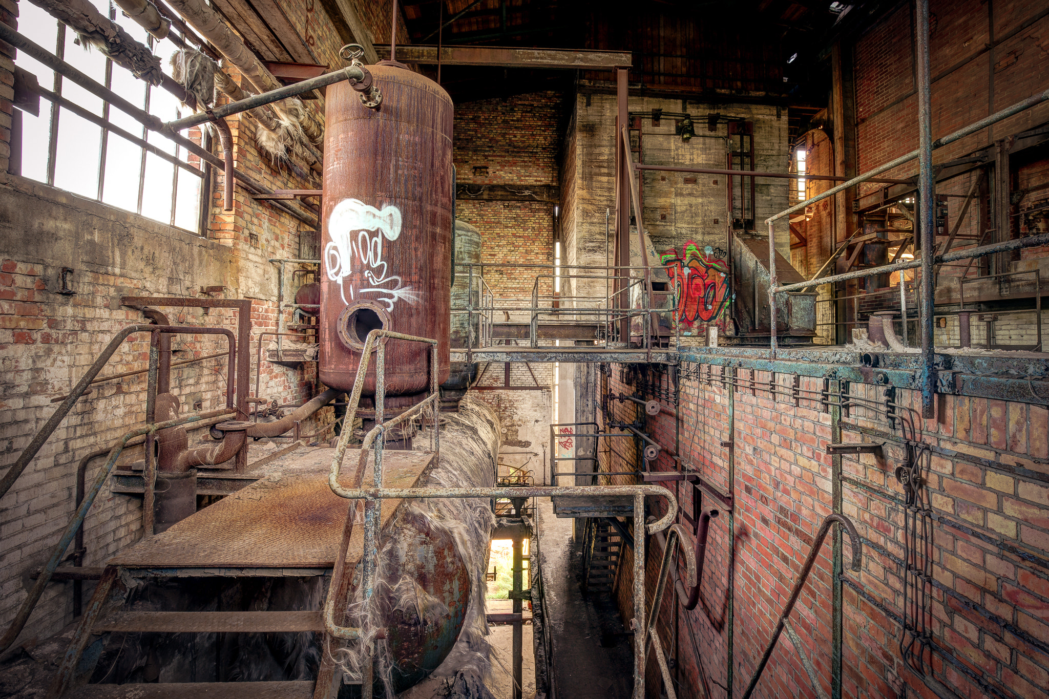 Sony a7 II + Canon EF 16-35mm F4L IS USM sample photo. The old smoker... photography