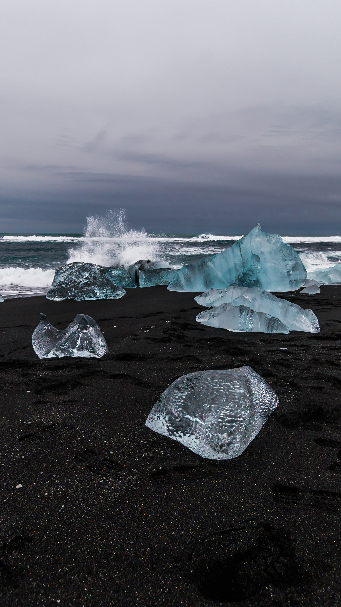 Sony SLT-A57 + Sigma 10-20mm F3.5 EX DC HSM sample photo. Icebergs at jökulsárlón i photography