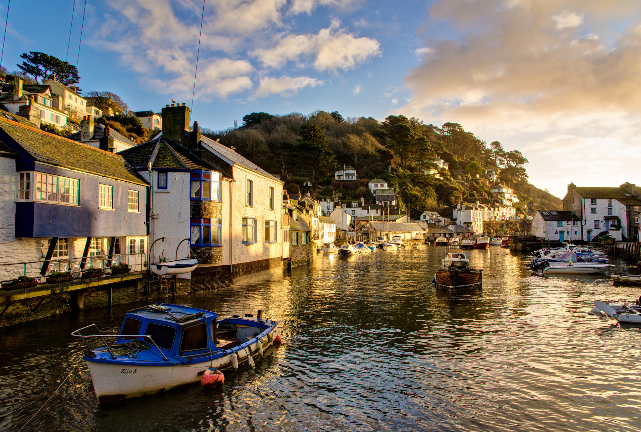 Sony Alpha NEX-7 + Sony Vario-Tessar T* E 16-70mm F4 ZA OSS sample photo. Polperro harbour photography