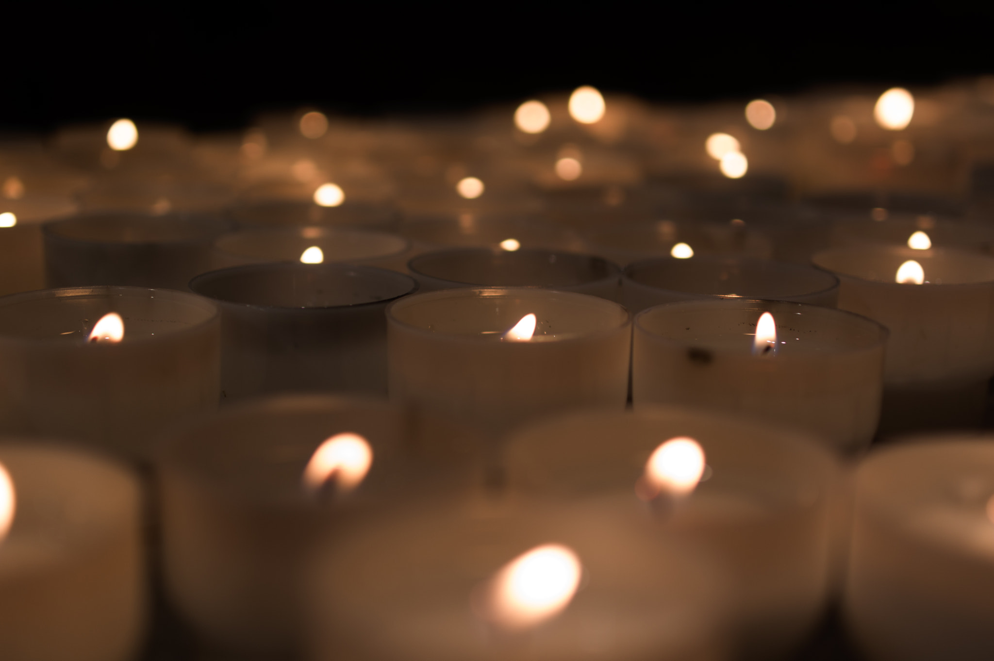 Pentax smc DA 35mm F2.8 Macro Limited sample photo. Candle photography