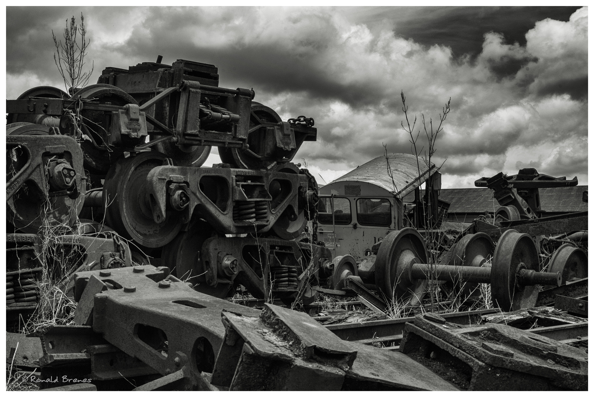 AF Zoom-Nikkor 28-70mm f/3.5-4.5 sample photo. Cementerio de trenes photography