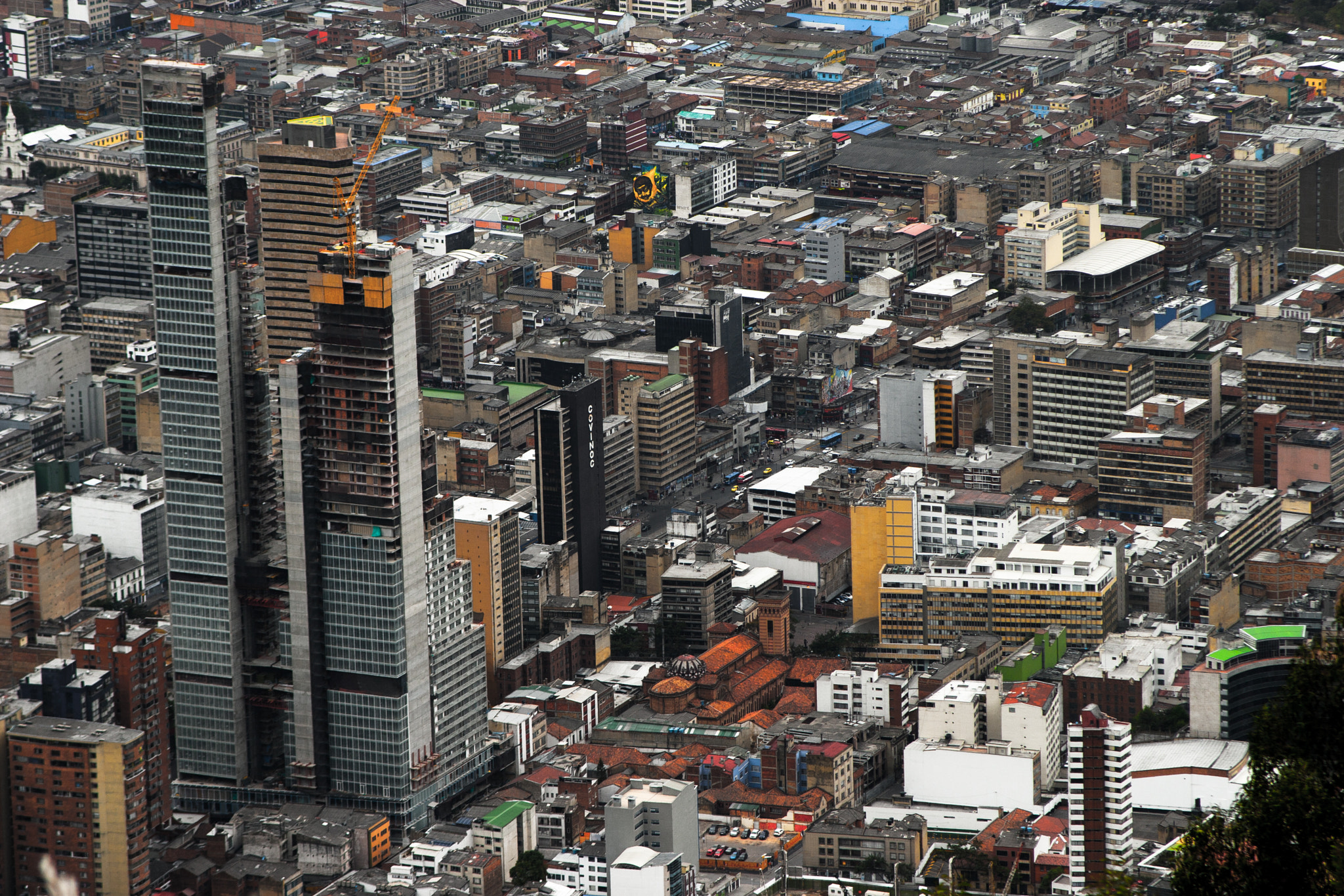 Canon EF 28-105mm f/3.5-4.5 USM sample photo. Bogotá city photography