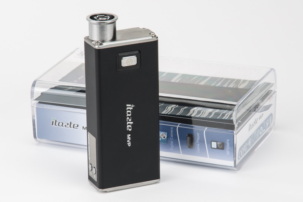 Nikon D600 + AF Zoom-Nikkor 24-120mm f/3.5-5.6D IF sample photo. Box mod for vaping photography