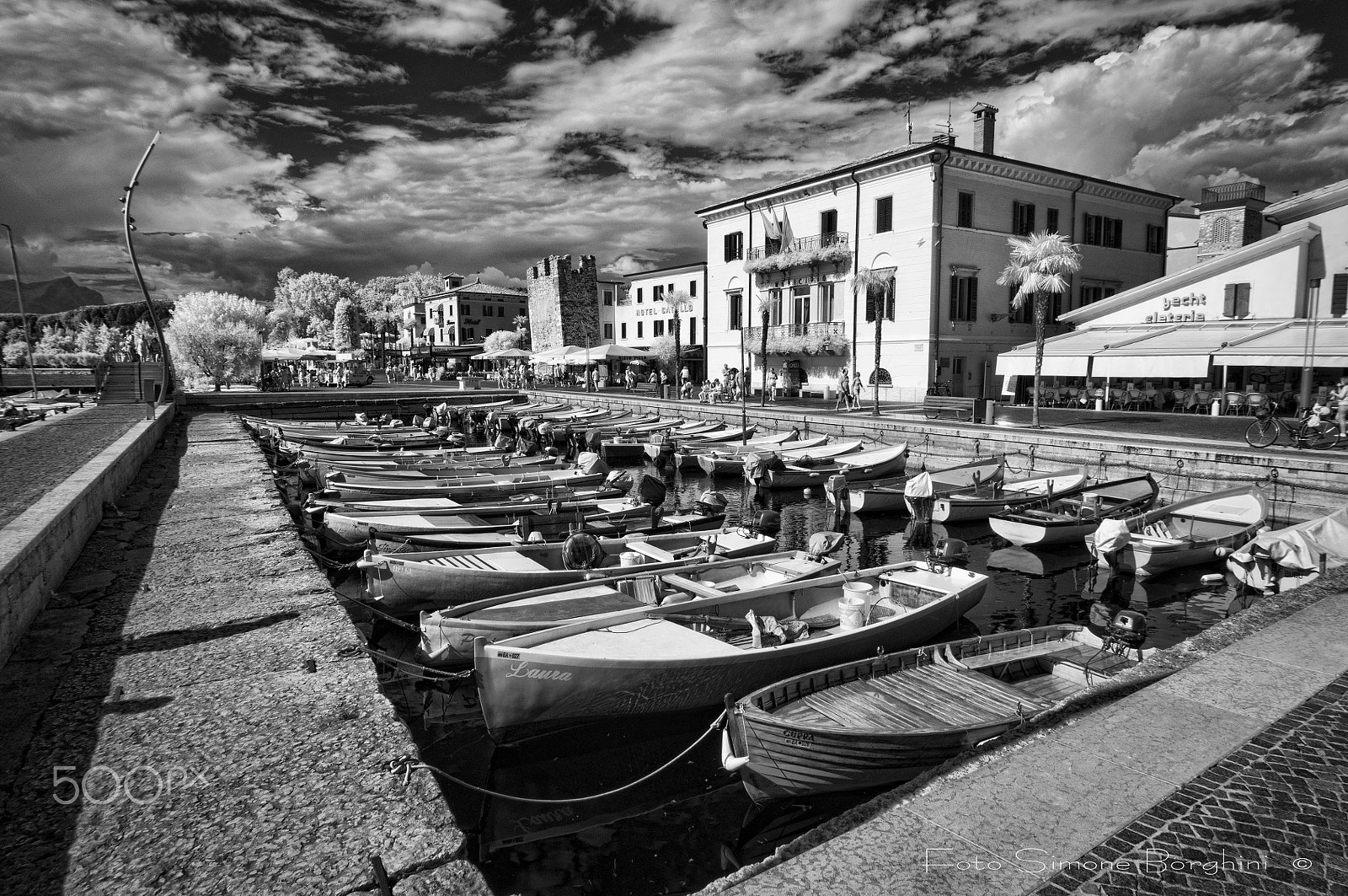 Nikon AF-S Nikkor 14-24mm F2.8G ED sample photo. Bardolino photography
