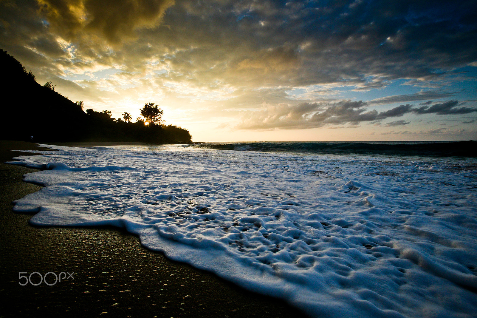 Canon EOS 5D + Canon EF 16-35mm F2.8L USM sample photo. Ocean sunsets photography