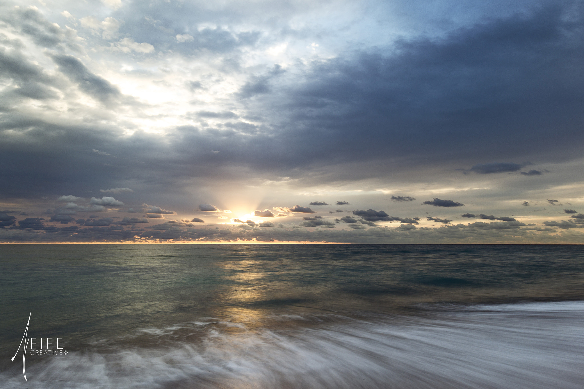 Canon EOS-1D Mark IV sample photo. Sunrise beach 01 photography