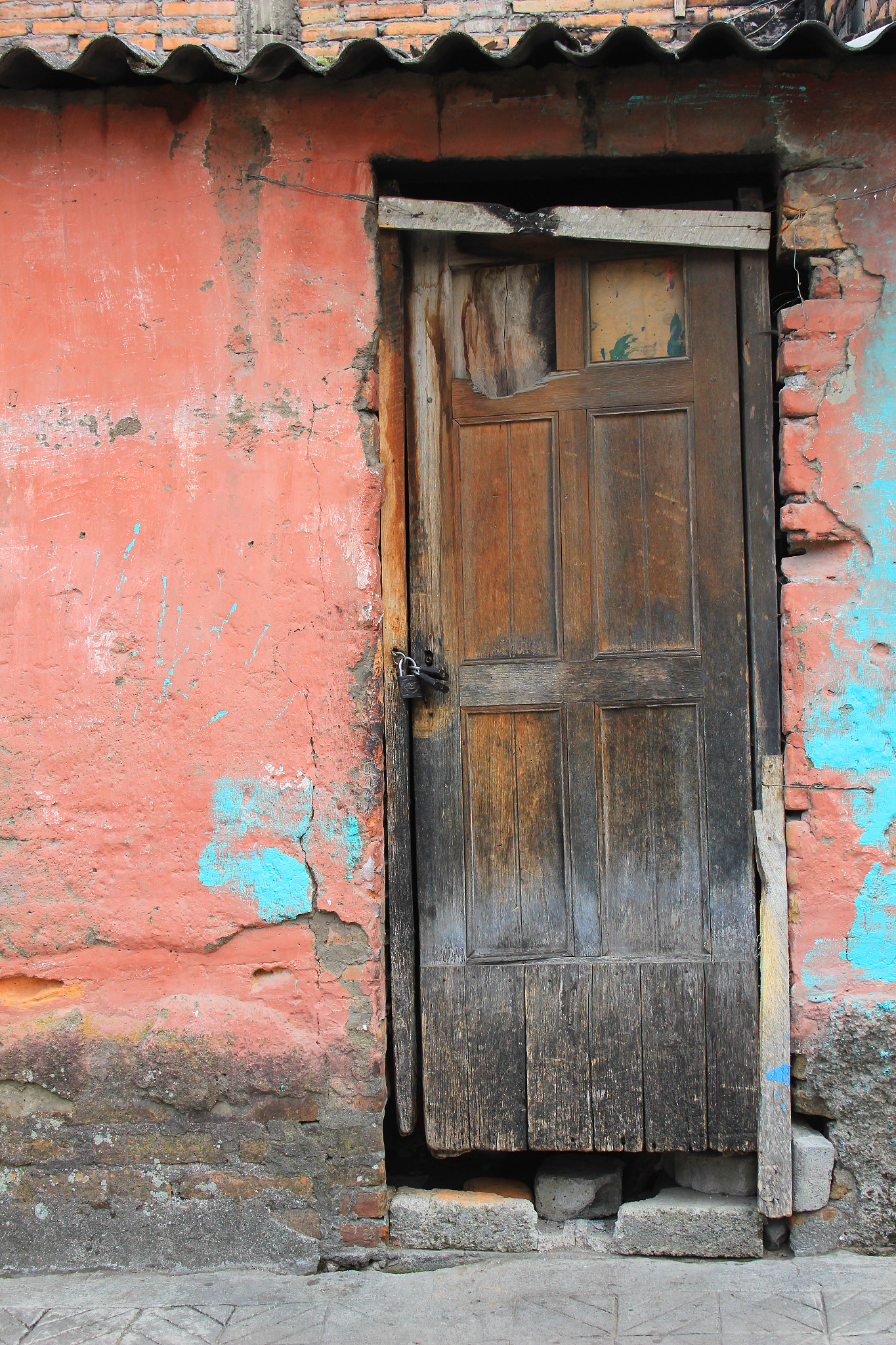 Canon EF-S 18-55mm F3.5-5.6 sample photo. Broken door photography