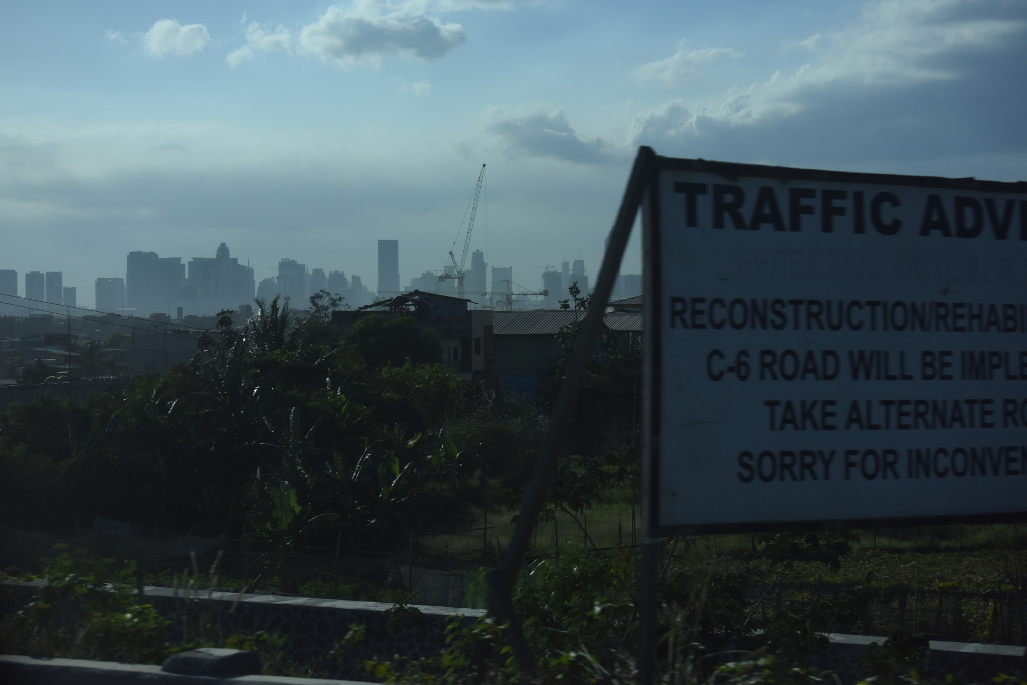 AF Zoom-Nikkor 28-80mm f/3.3-5.6G sample photo. Manila from the slums of c-6 photography