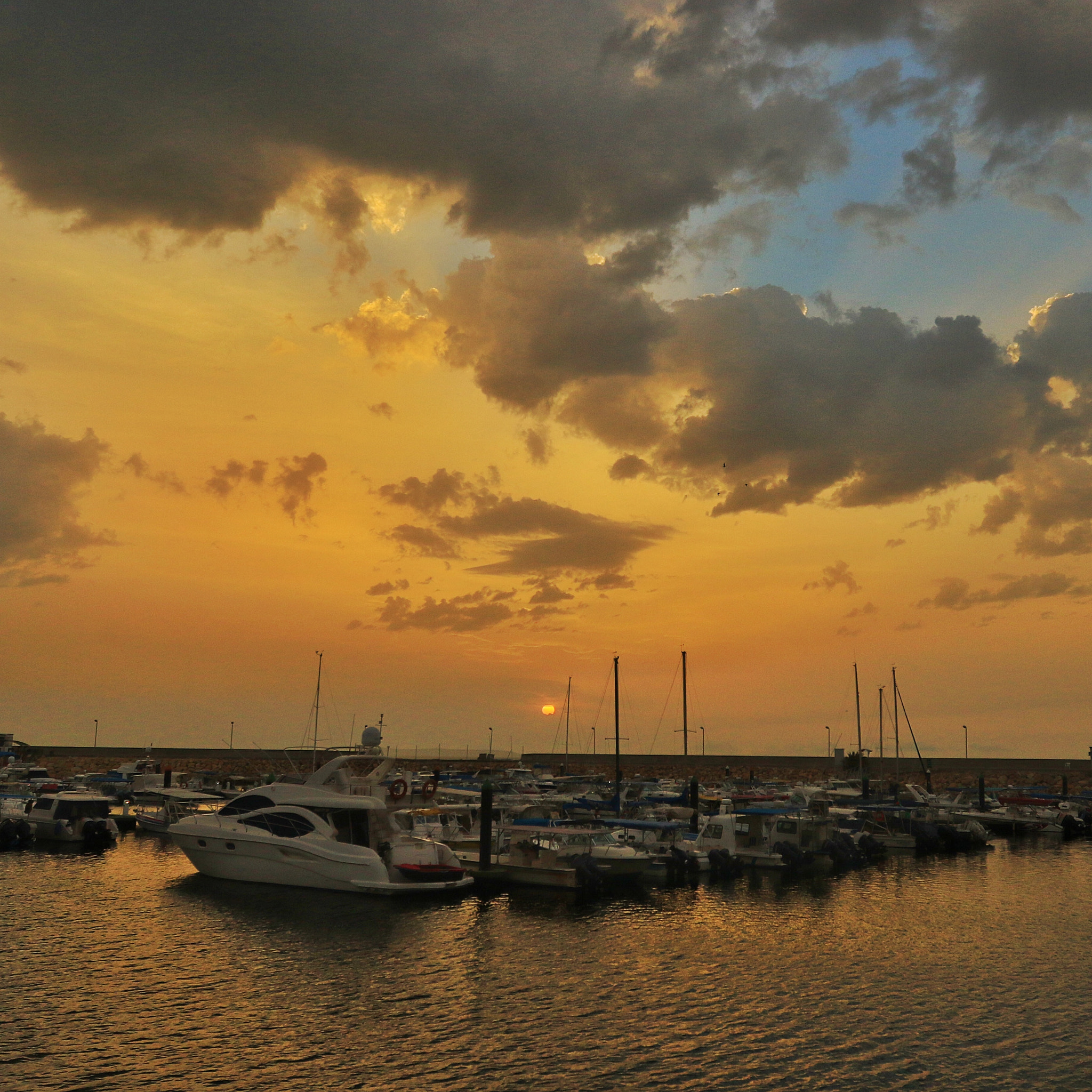 Canon EF 17-40mm F4L USM sample photo. Sunset photography