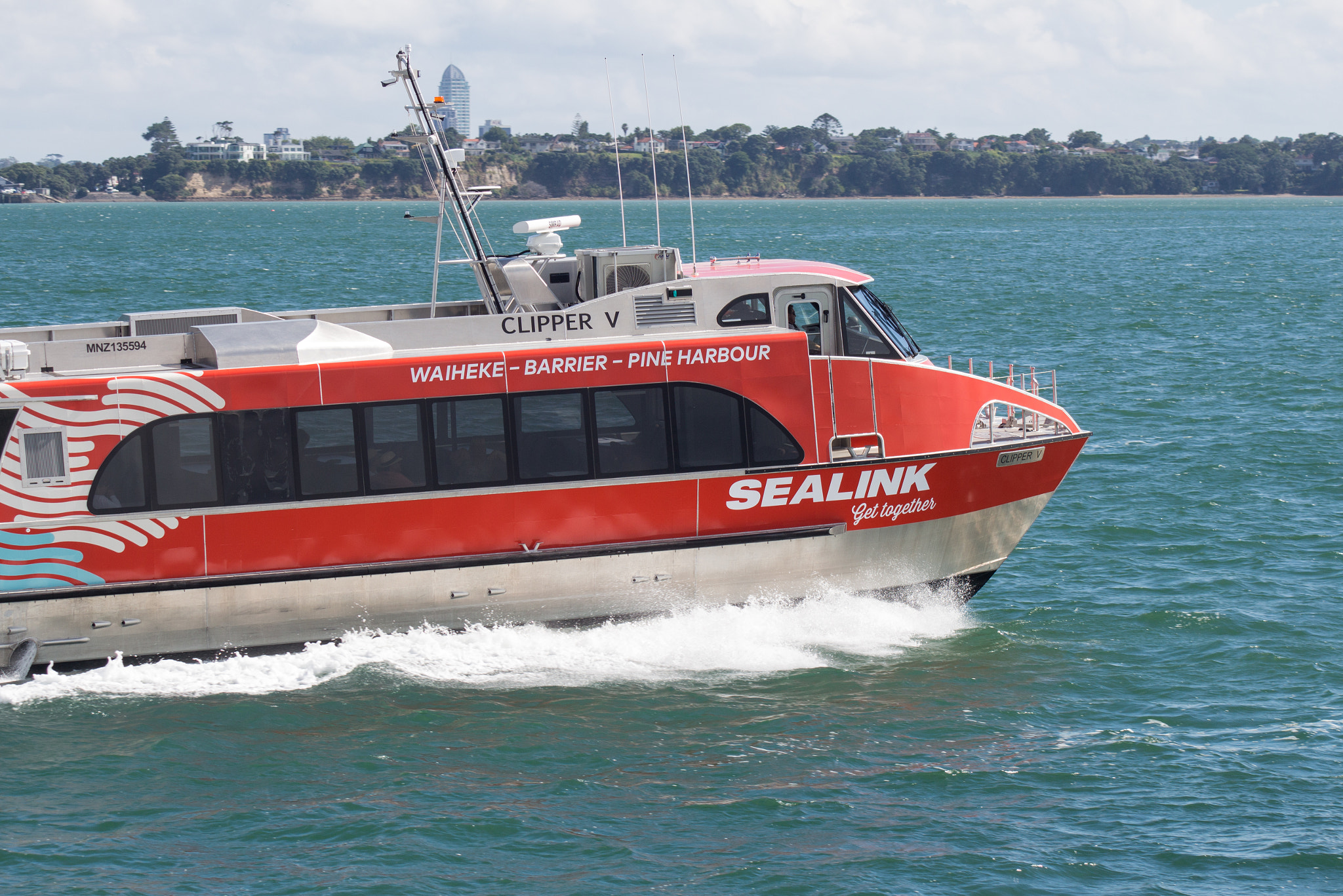 Canon EF 80-200mm F4.5-5.6 II sample photo. Sealink pine harbour ferry clipper 5 photography