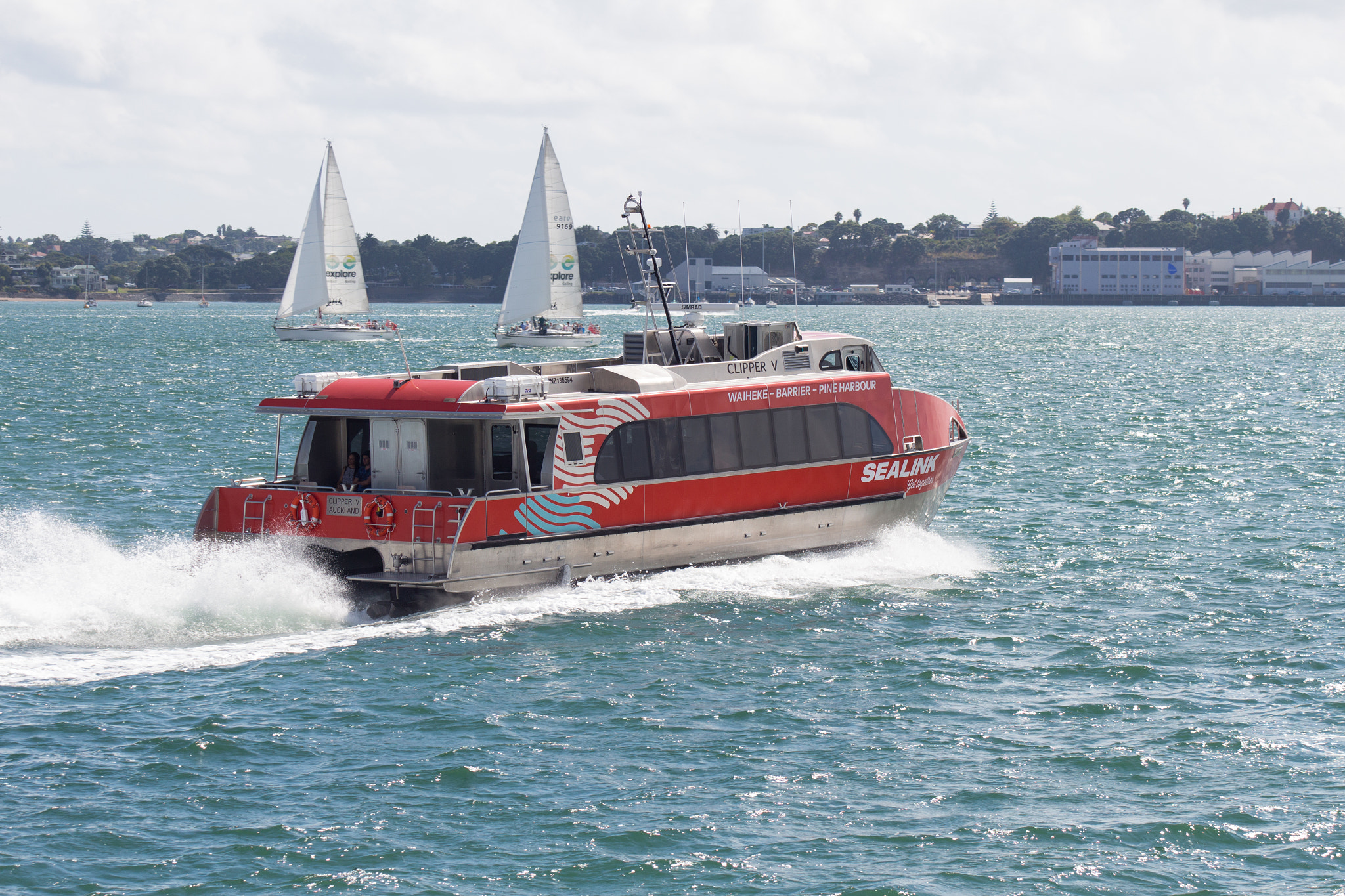 Canon EF 80-200mm F4.5-5.6 II sample photo. Sealink pine harbour ferry clipper 5 photography