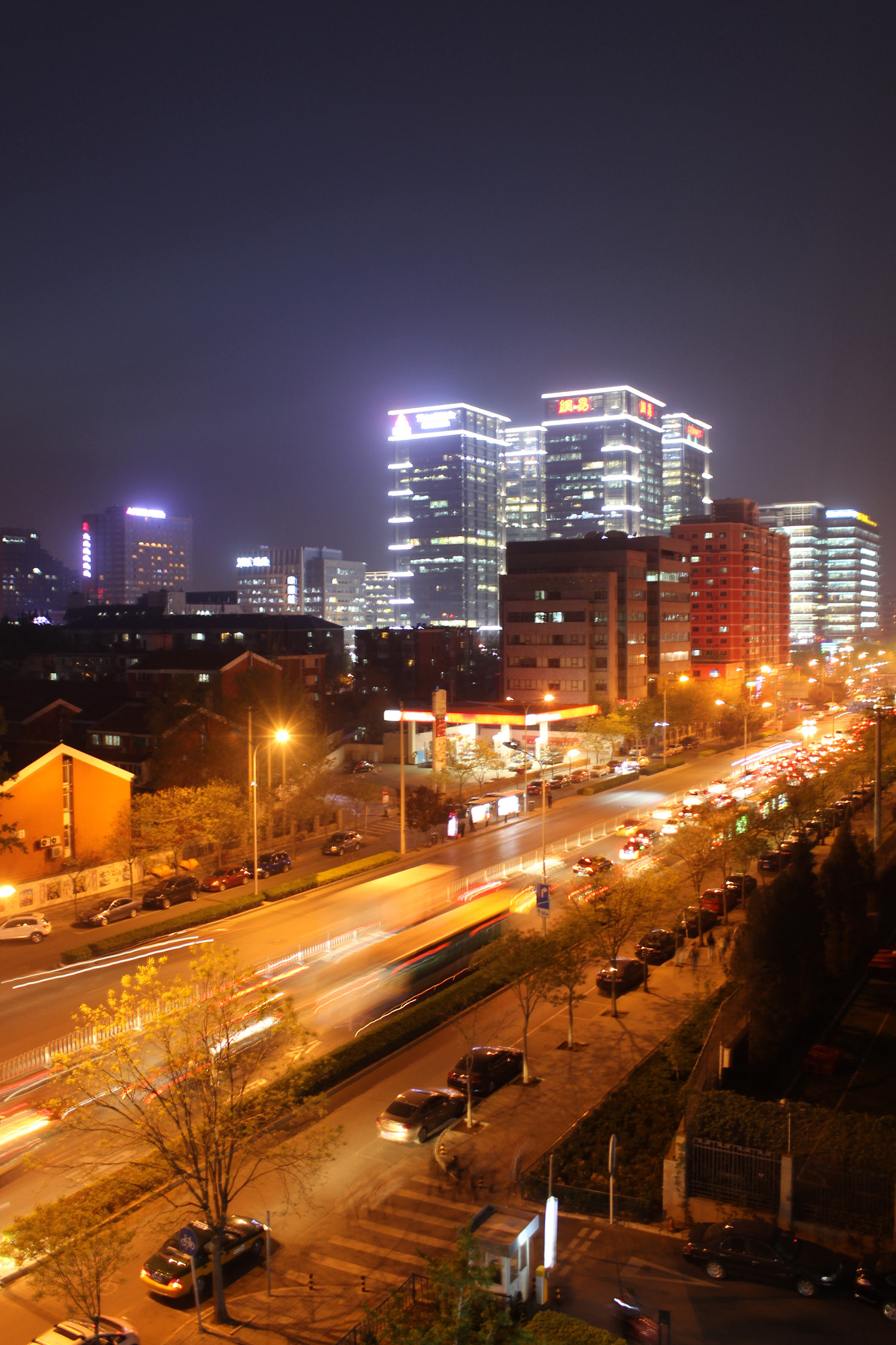 Canon EF-S 18-55mm F3.5-5.6 IS II sample photo. Beijing night photography
