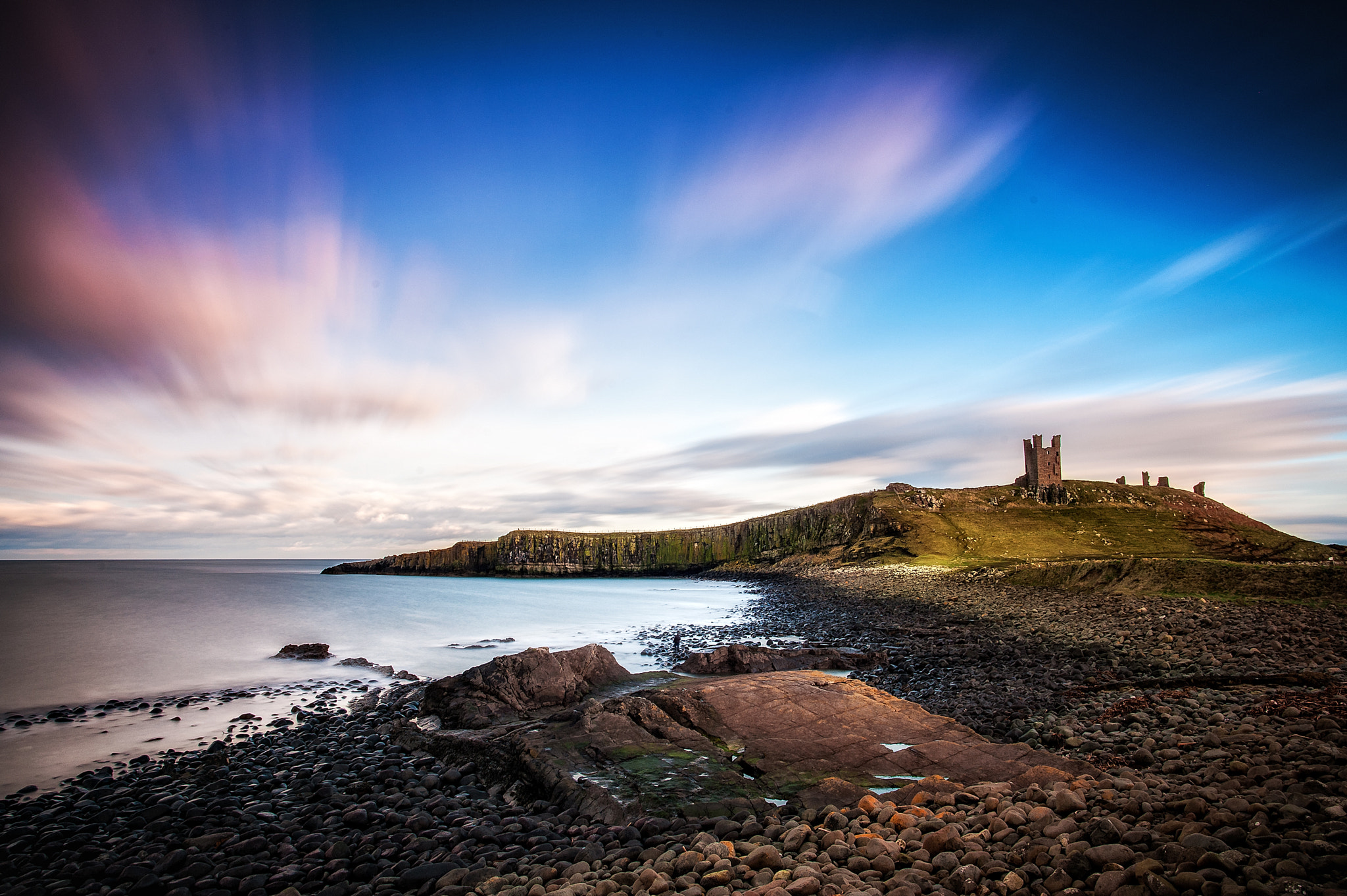 Sigma 17-35mm F2.8-4 EX DG  Aspherical HSM sample photo. Dunstanburgh castle photography