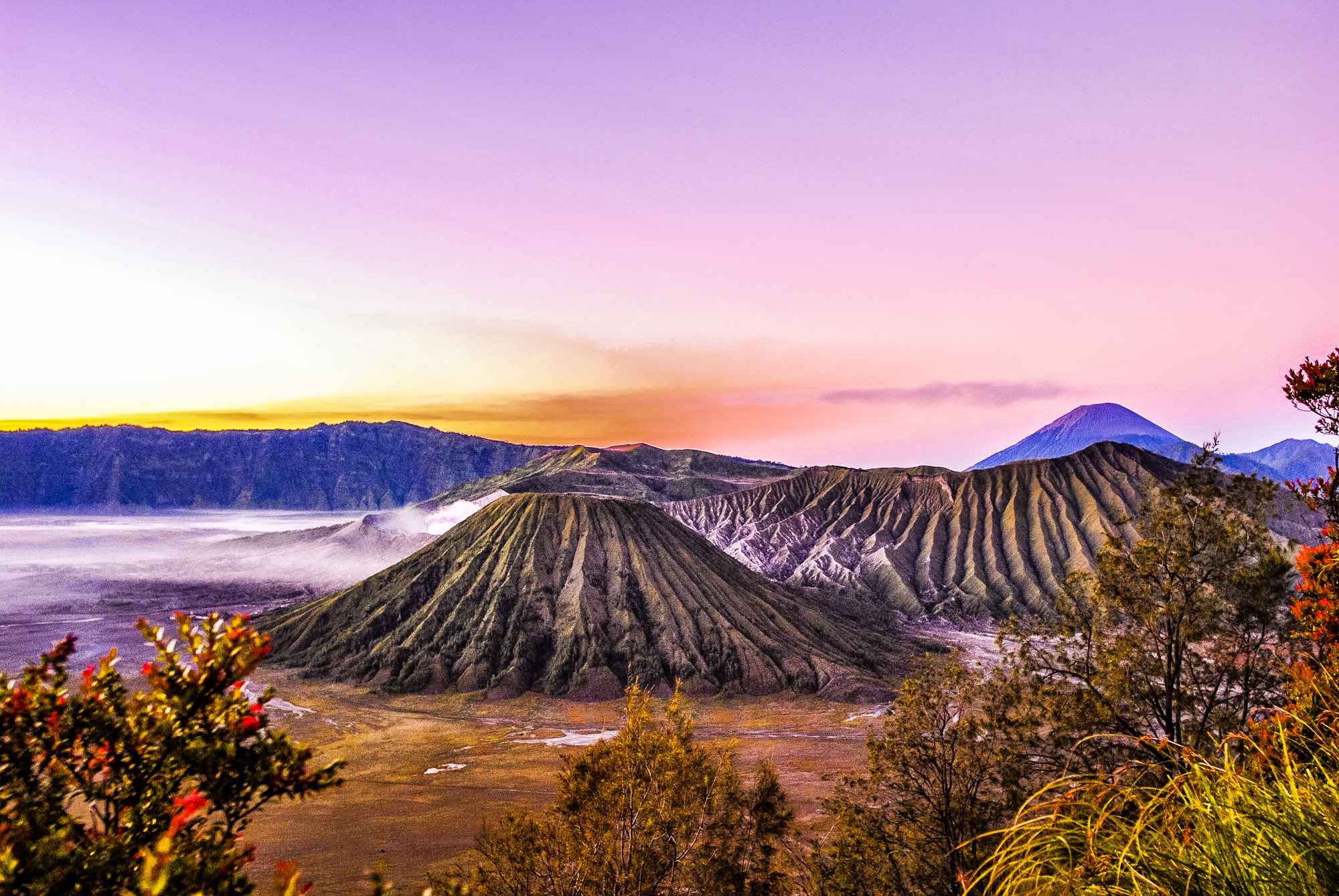 Nikon D60 + Nikon AF-S Nikkor 20mm F1.8G ED sample photo. Mount bromo sunrise photography