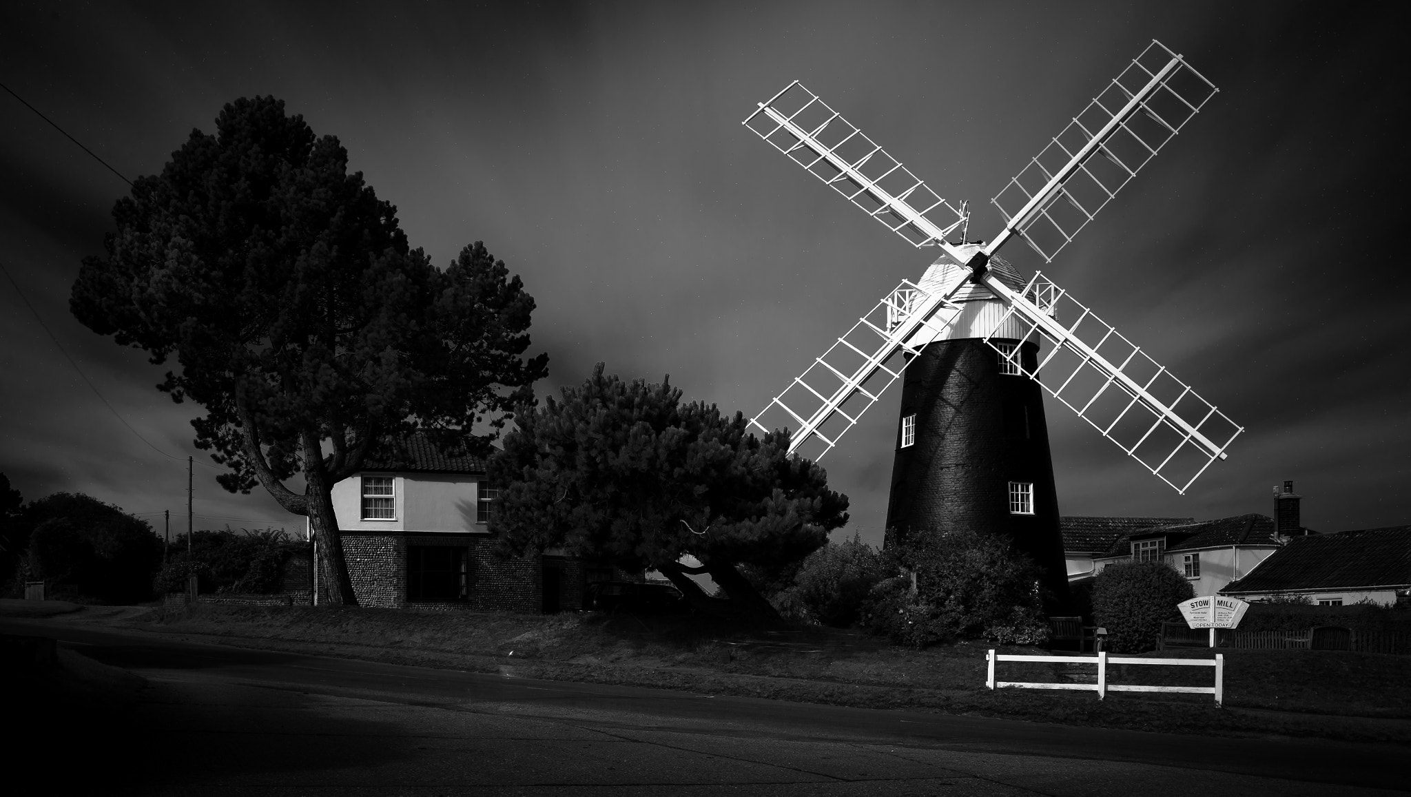 Nikon AF-S Nikkor 18-35mm F3.5-4.5G ED sample photo. White sails photography