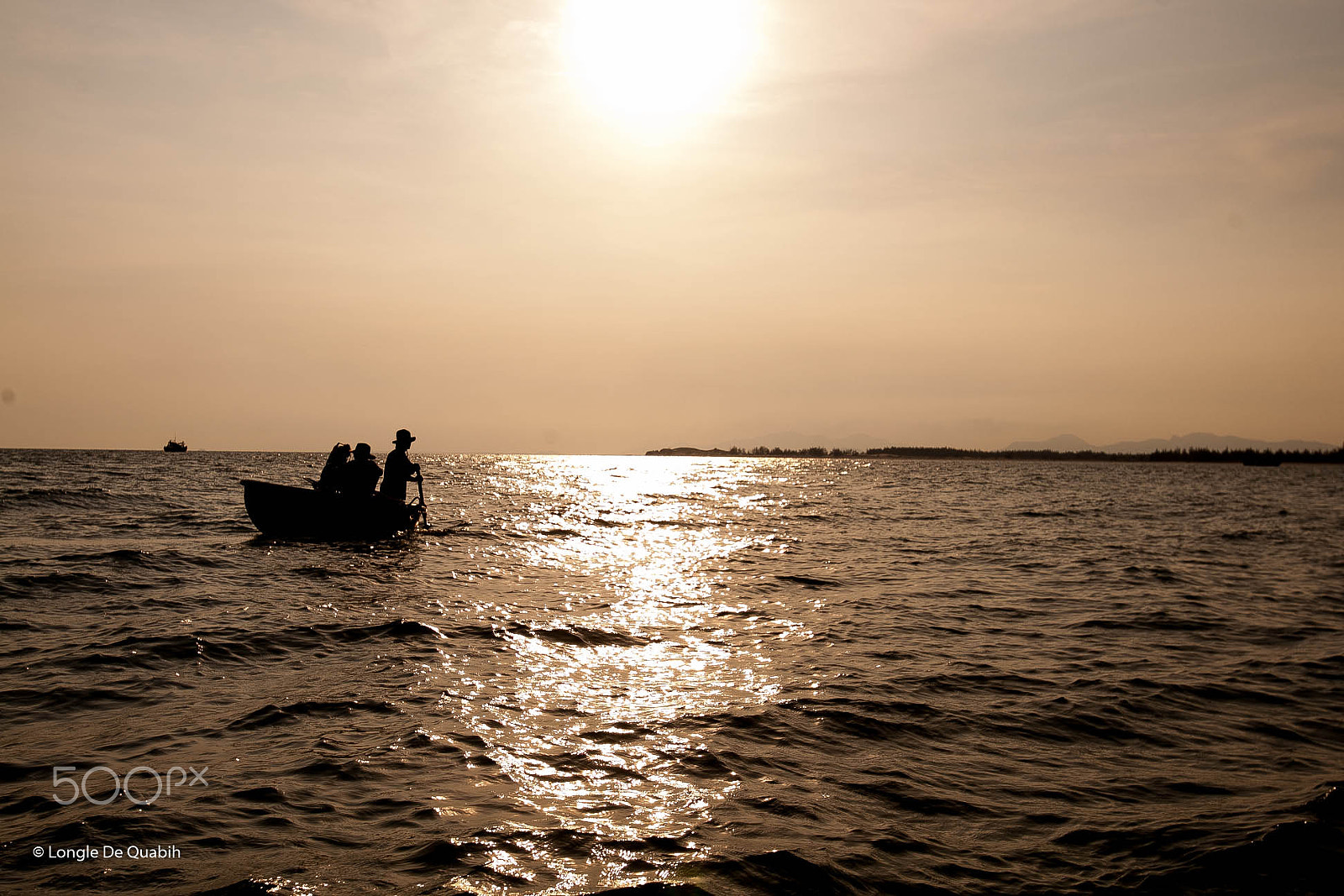Canon EF 16-35mm F2.8L USM sample photo. Floating on sea level photography