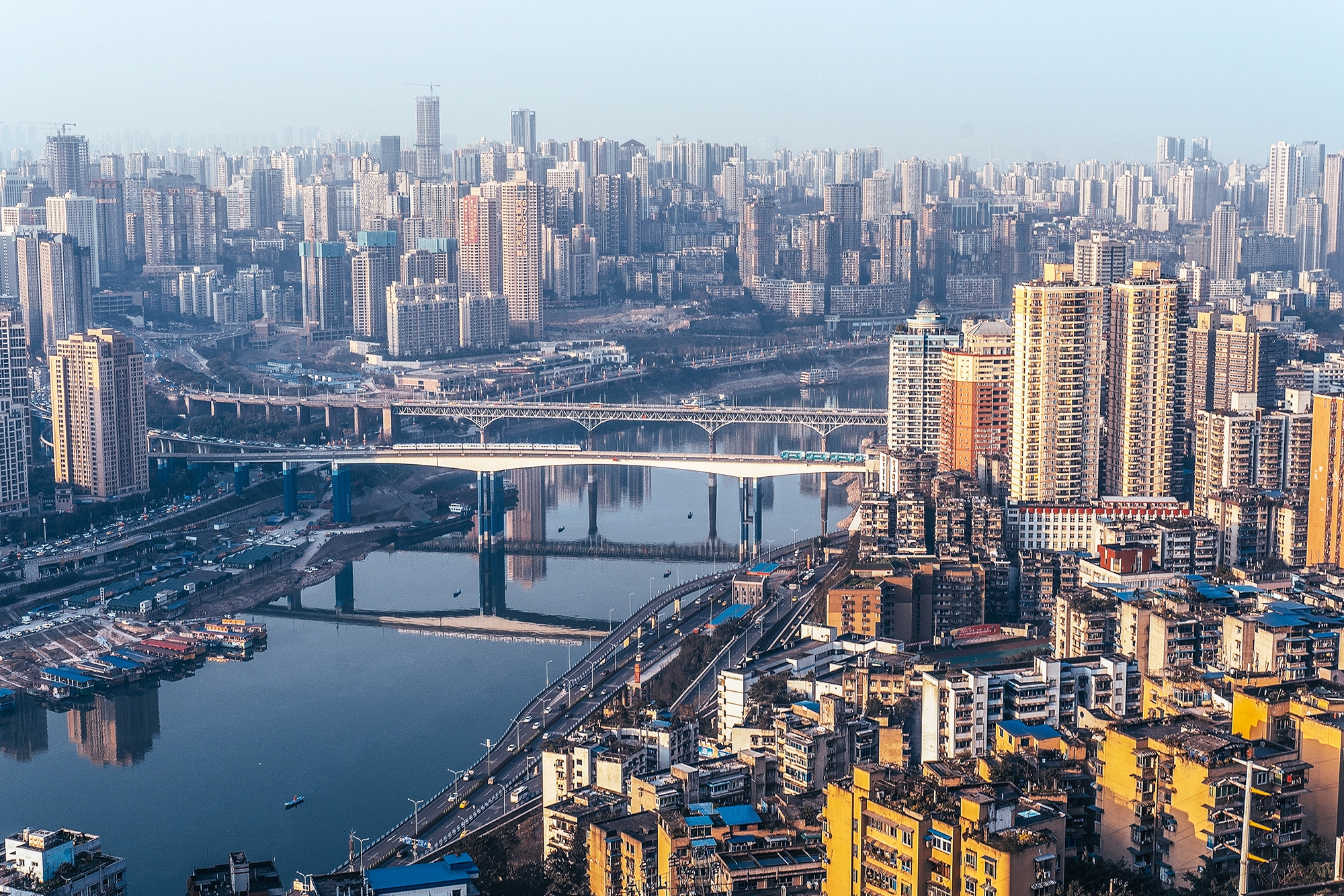 Sony a7 + Sony E 16-50mm F3.5-5.6 PZ OSS sample photo. Chongqing skyline at e'ling park photography