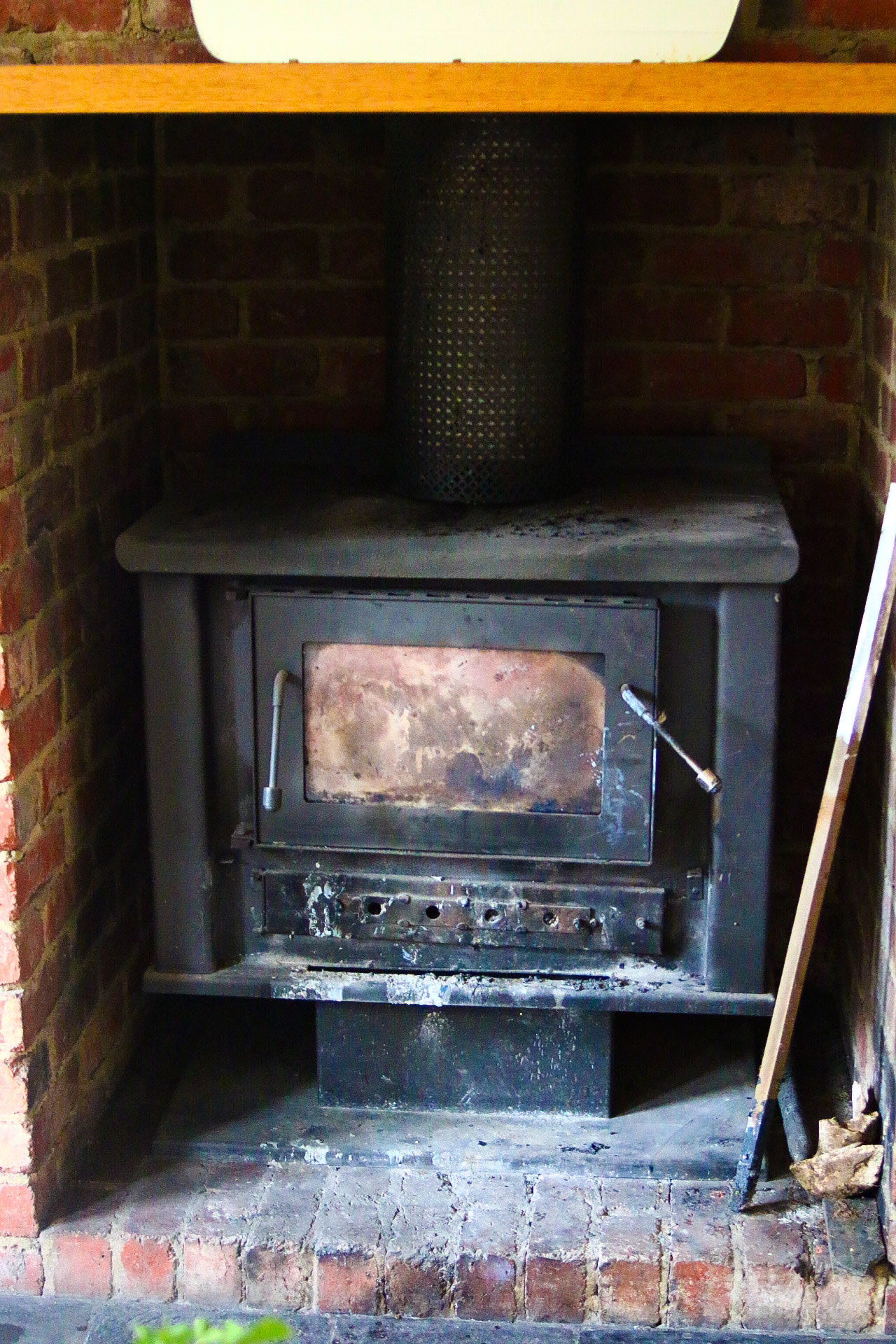 Canon EF 35-135mm f/4-5.6 USM sample photo. Old fire place photography