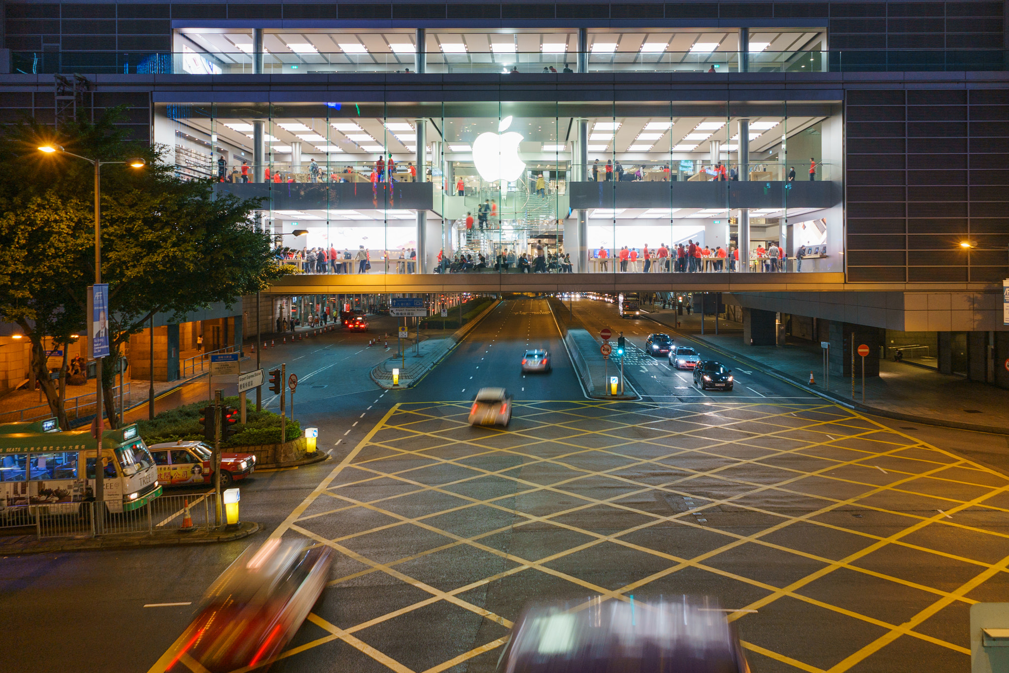 FE 21mm F2.8 sample photo. Apple in hong kong photography