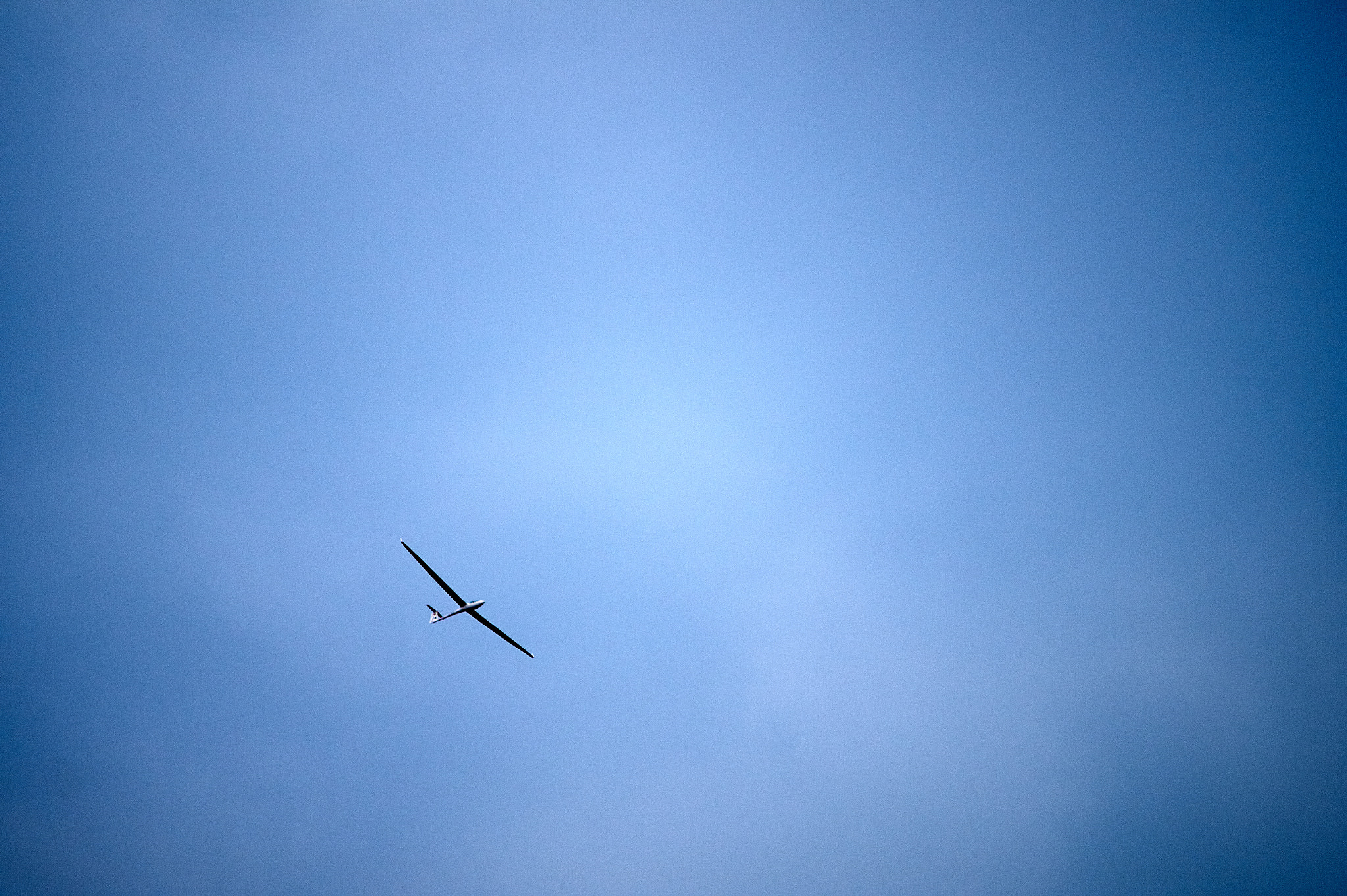 Sony SLT-A58 + Minolta AF 70-210mm F4 Macro sample photo. Airplane photography