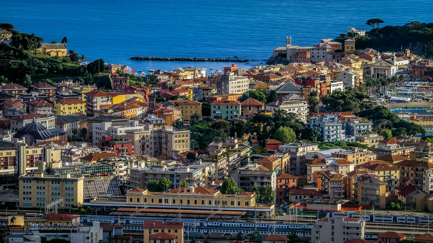 Canon EF 28-300mm F3.5-5.6L IS USM sample photo. Sestri levante - italian riviera photography