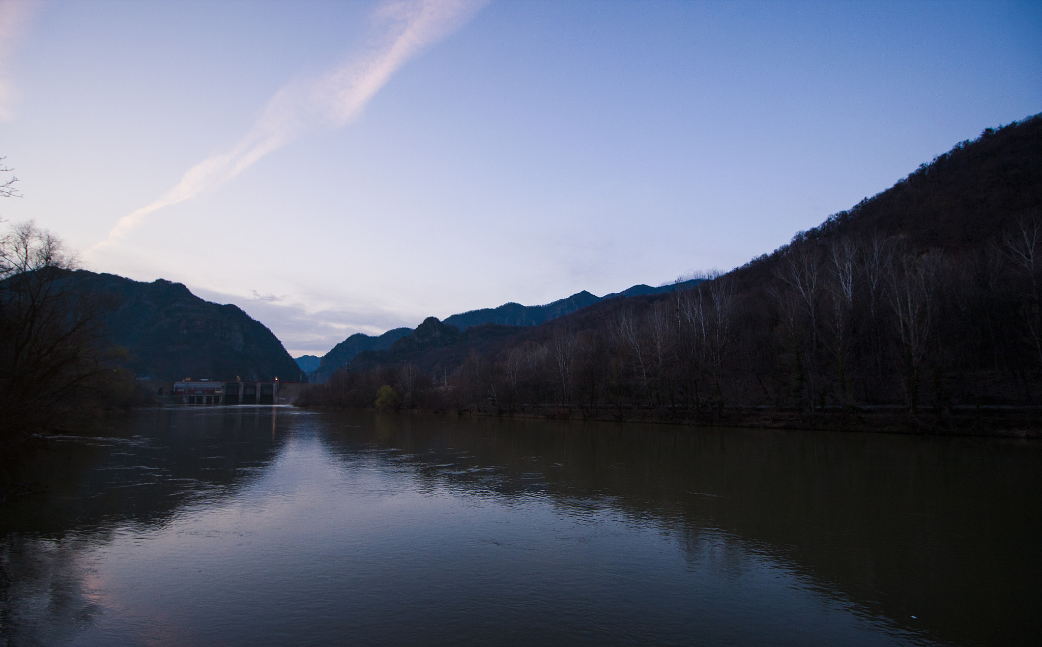 Canon EF-S 10-18mm F4.5–5.6 IS STM sample photo. The lake photography