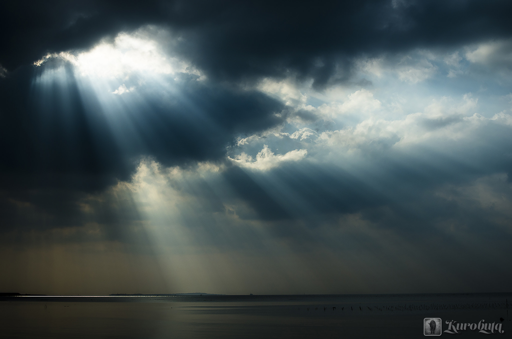 Pentax K-5 IIs sample photo. A shaft of light photography