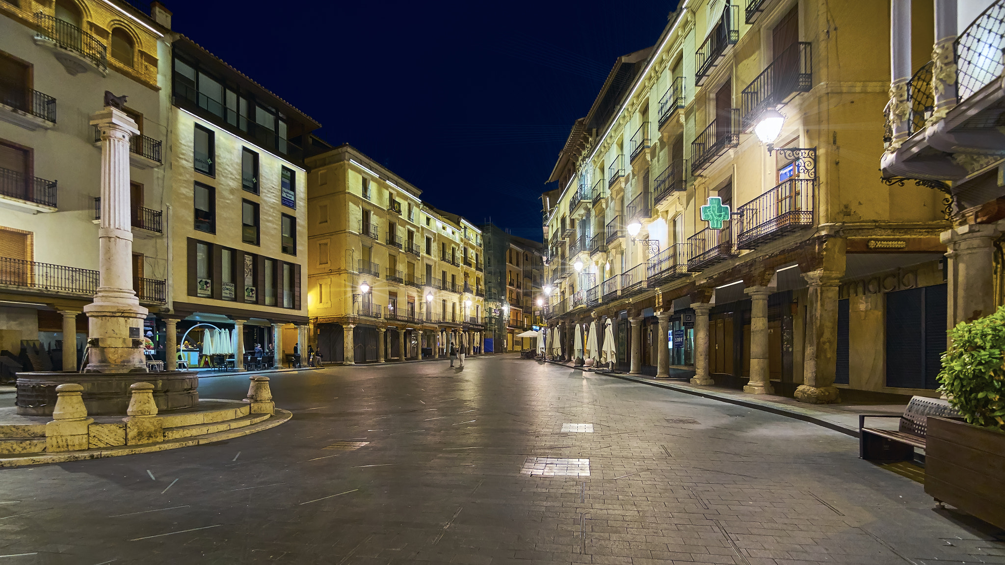 Tokina AT-X Pro 11-16mm F2.8 DX II sample photo. Plaza del torico - teruel photography