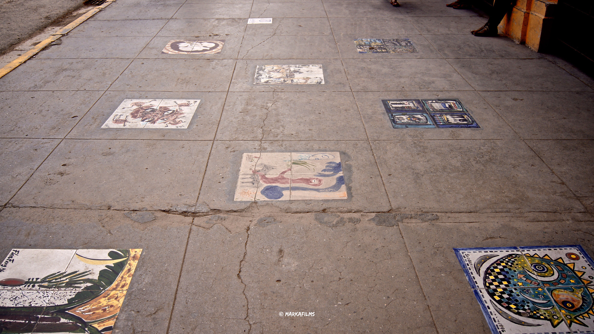 Sony DT 18-55mm F3.5-5.6 SAM II sample photo. Walk_in_the_street.jpg photography