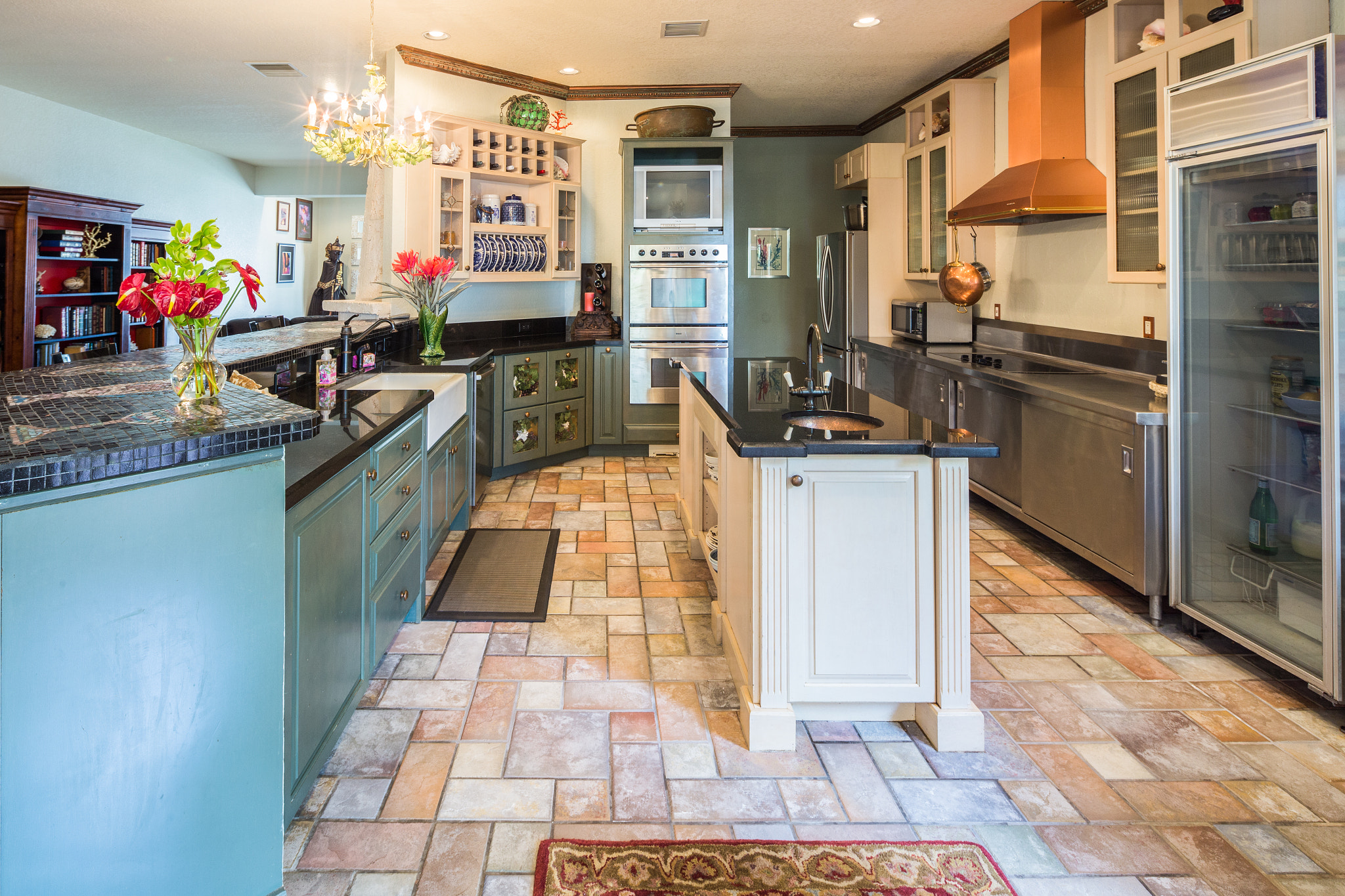 Canon TS-E 17mm F4L Tilt-Shift sample photo. Kitchen photography